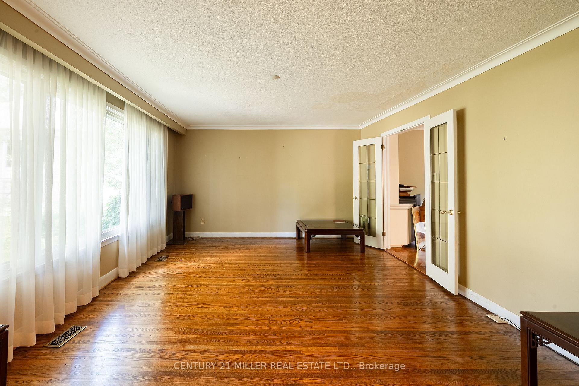 Photo 7 of 1242 Donlea Crescent, Oakville, Morrison — HOMEH