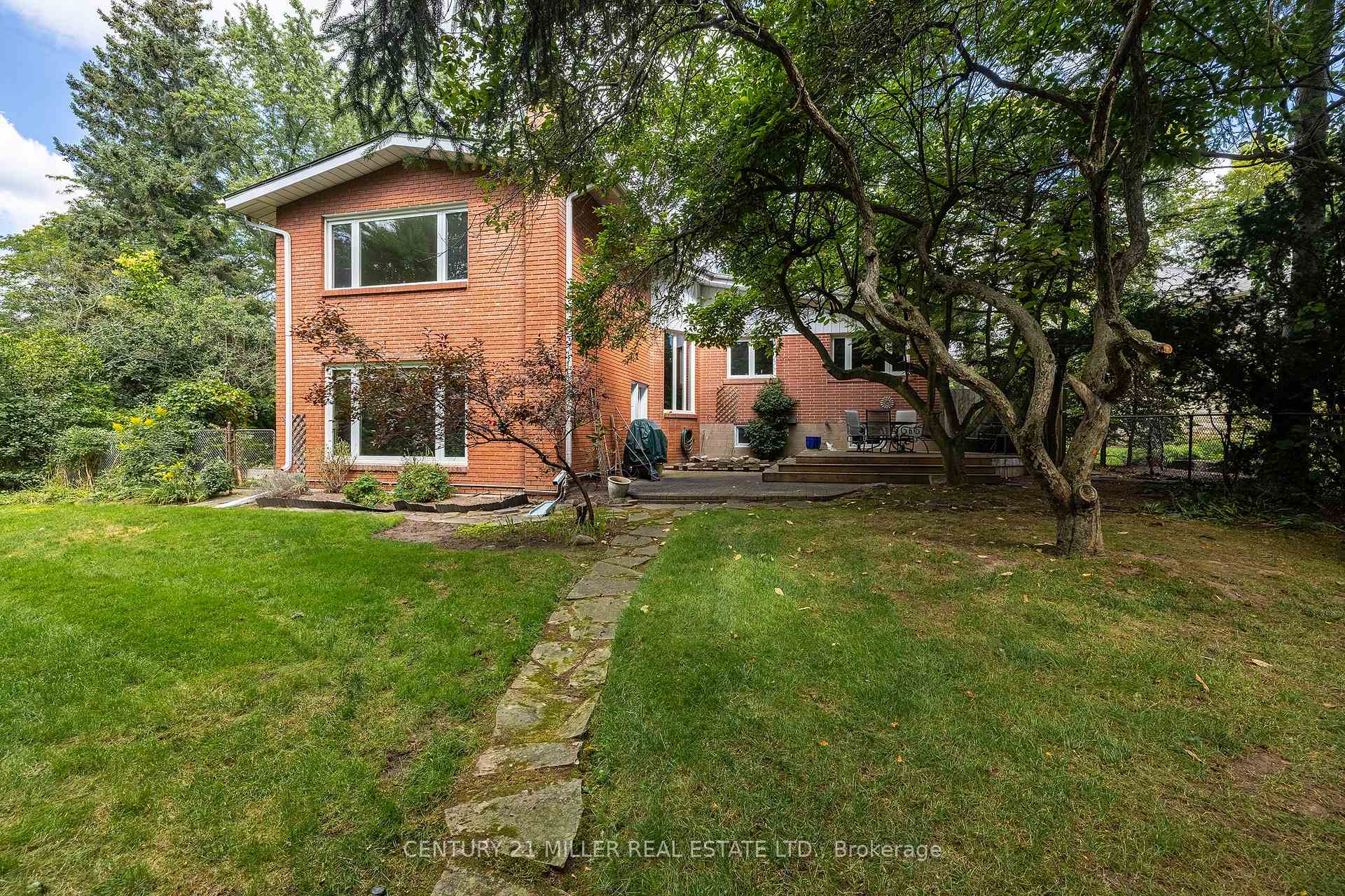 Photo 14 of 1242 Donlea Crescent, Oakville, Morrison — HOMEH