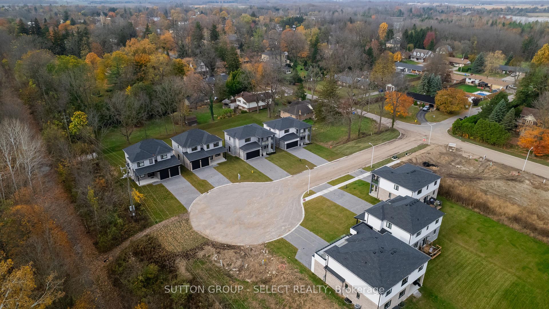 Photo 4 of 200 Eagle Street, North Middlesex, Parkhill — HOMEH