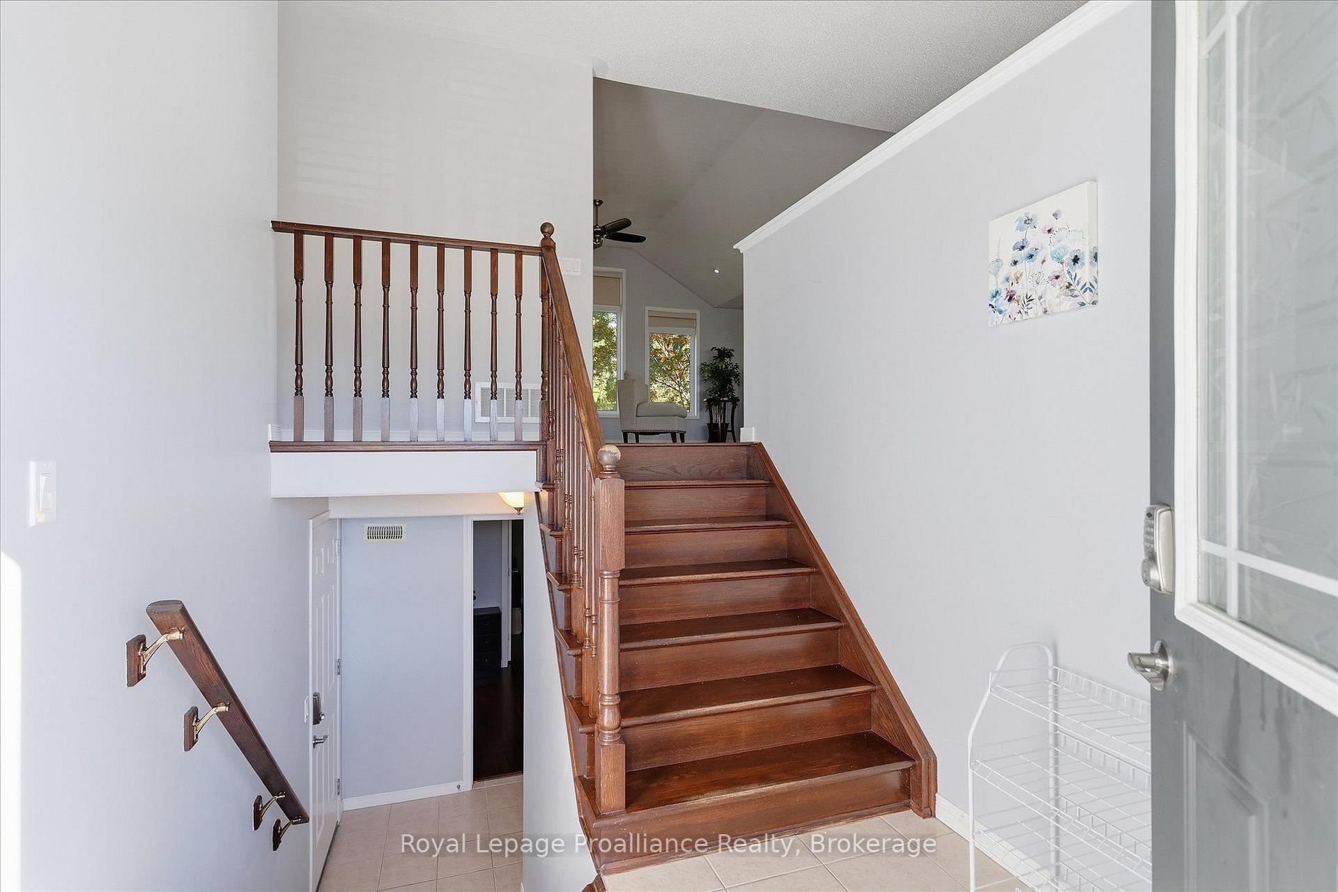 Photo 5 of 82 Parcells Crescent, Peterborough, Otonabee Ward 1 — HOMEH