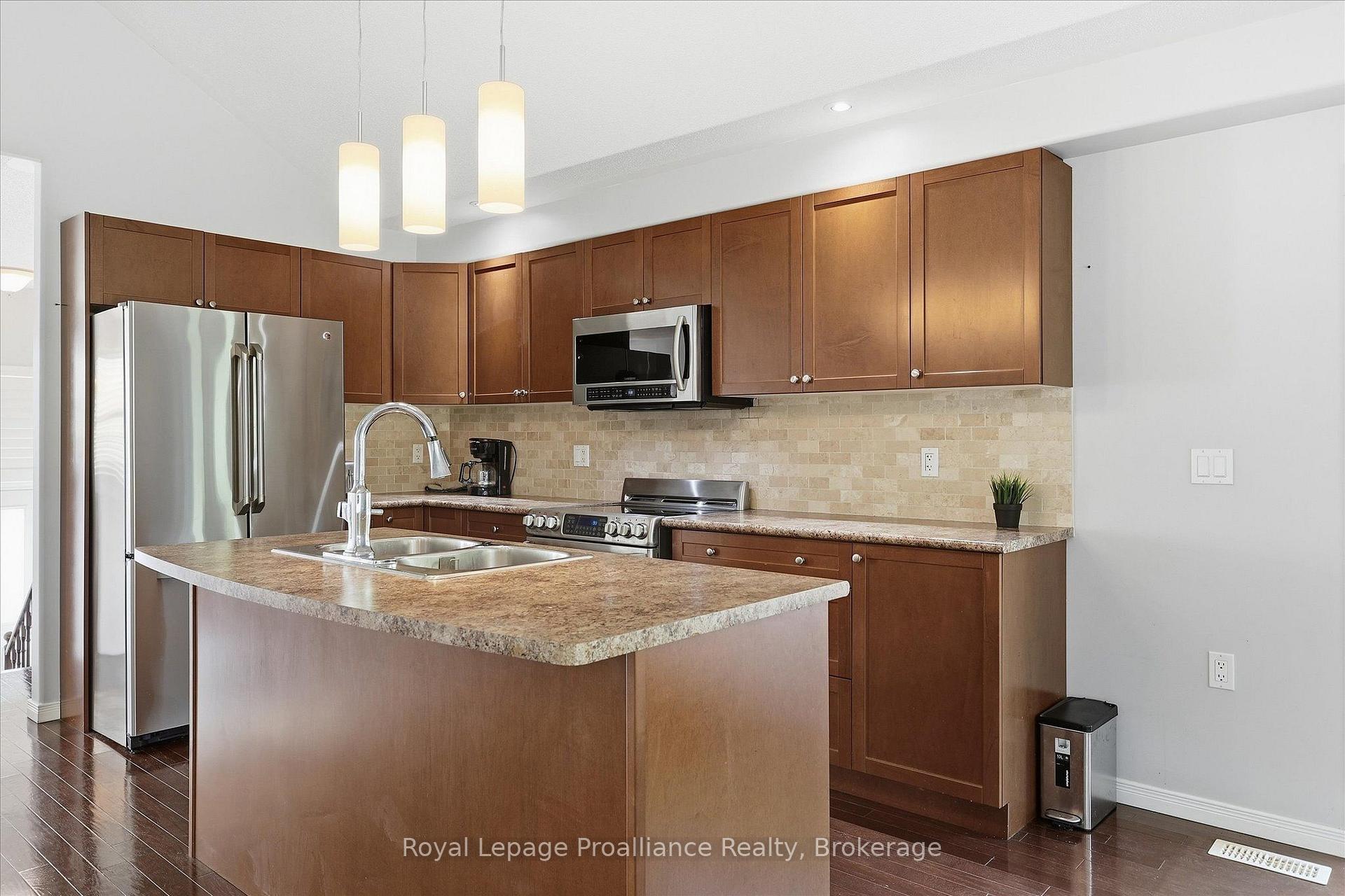 Photo 13 of 82 Parcells Crescent, Peterborough, Otonabee Ward 1 — HOMEH