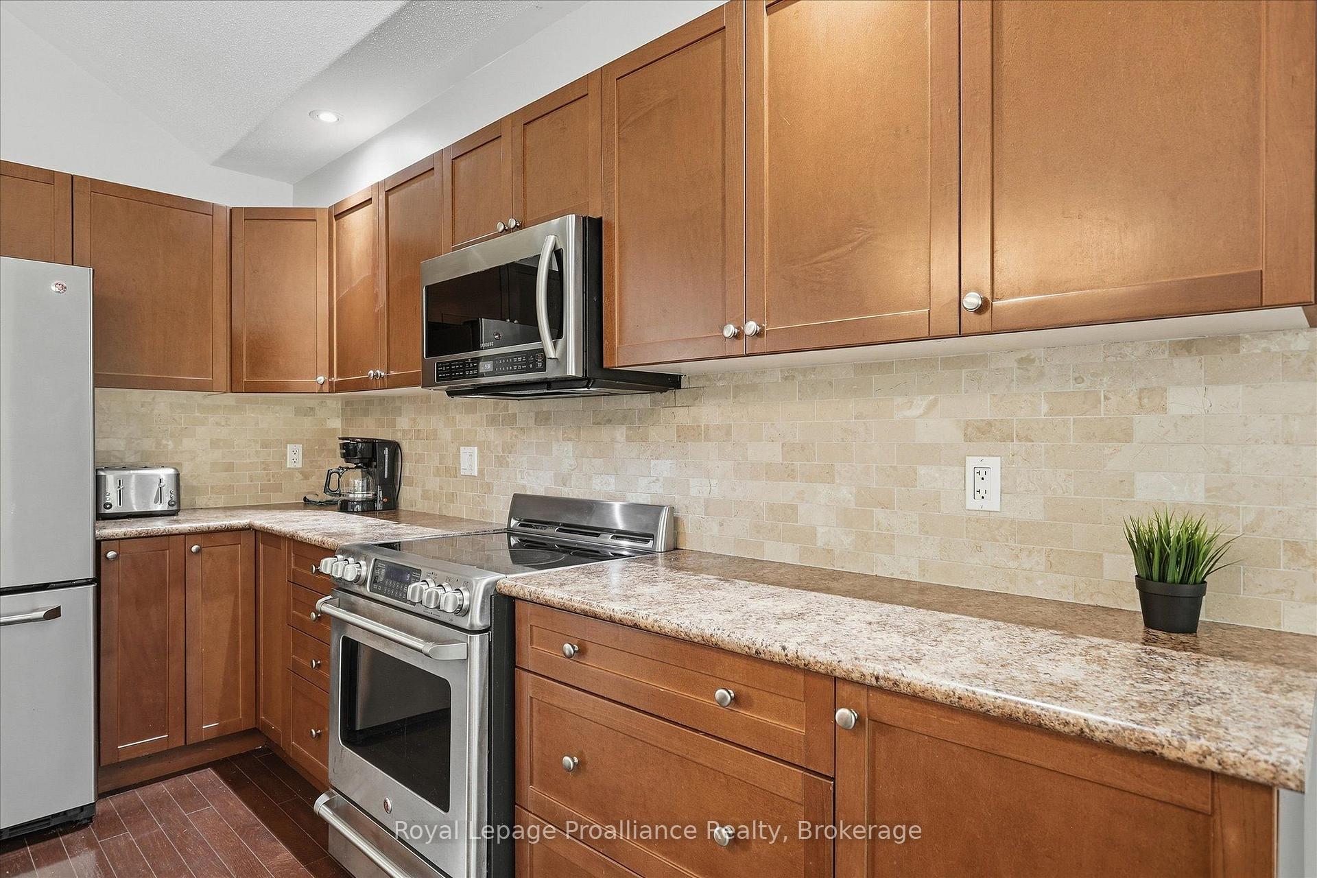 Photo 14 of 82 Parcells Crescent, Peterborough, Otonabee Ward 1 — HOMEH