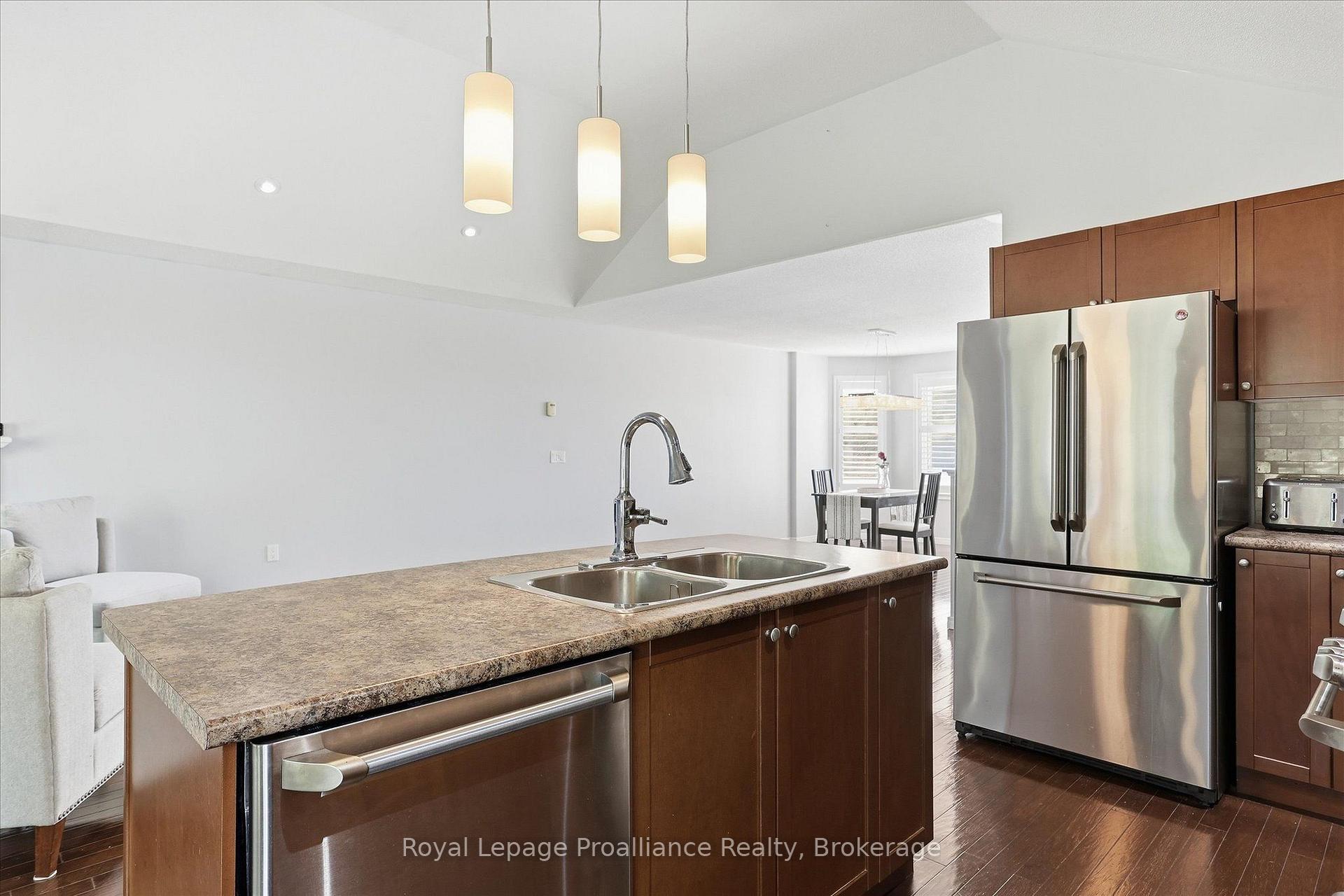 Photo 15 of 82 Parcells Crescent, Peterborough, Otonabee Ward 1 — HOMEH