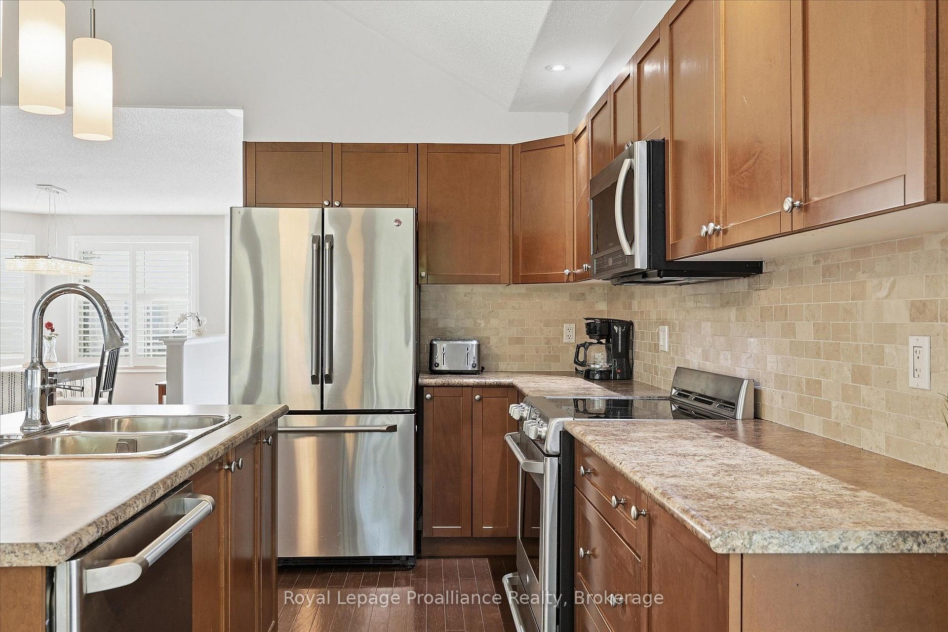 Photo 16 of 82 Parcells Crescent, Peterborough, Otonabee Ward 1 — HOMEH