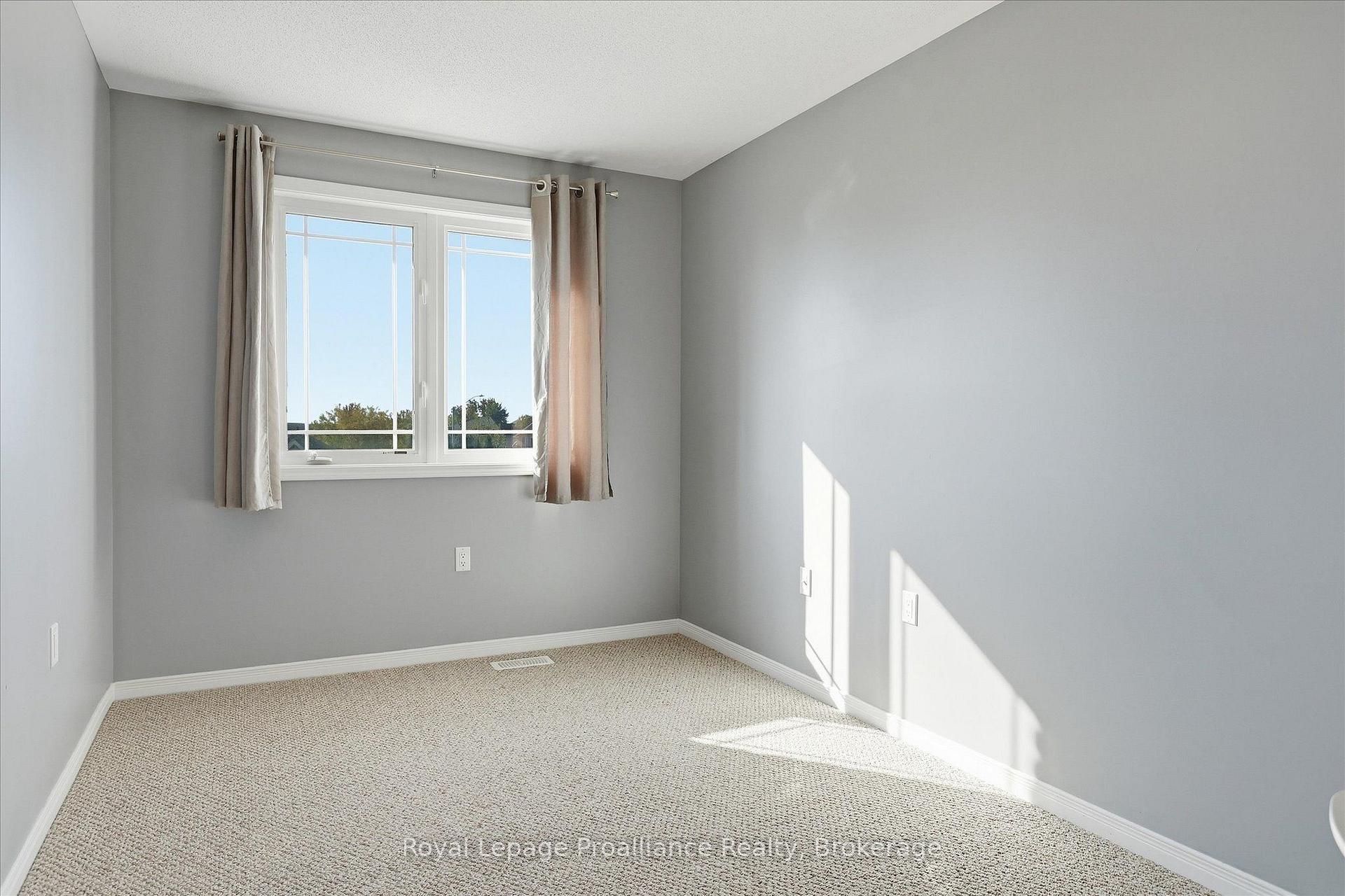 Photo 28 of 82 Parcells Crescent, Peterborough, Otonabee Ward 1 — HOMEH