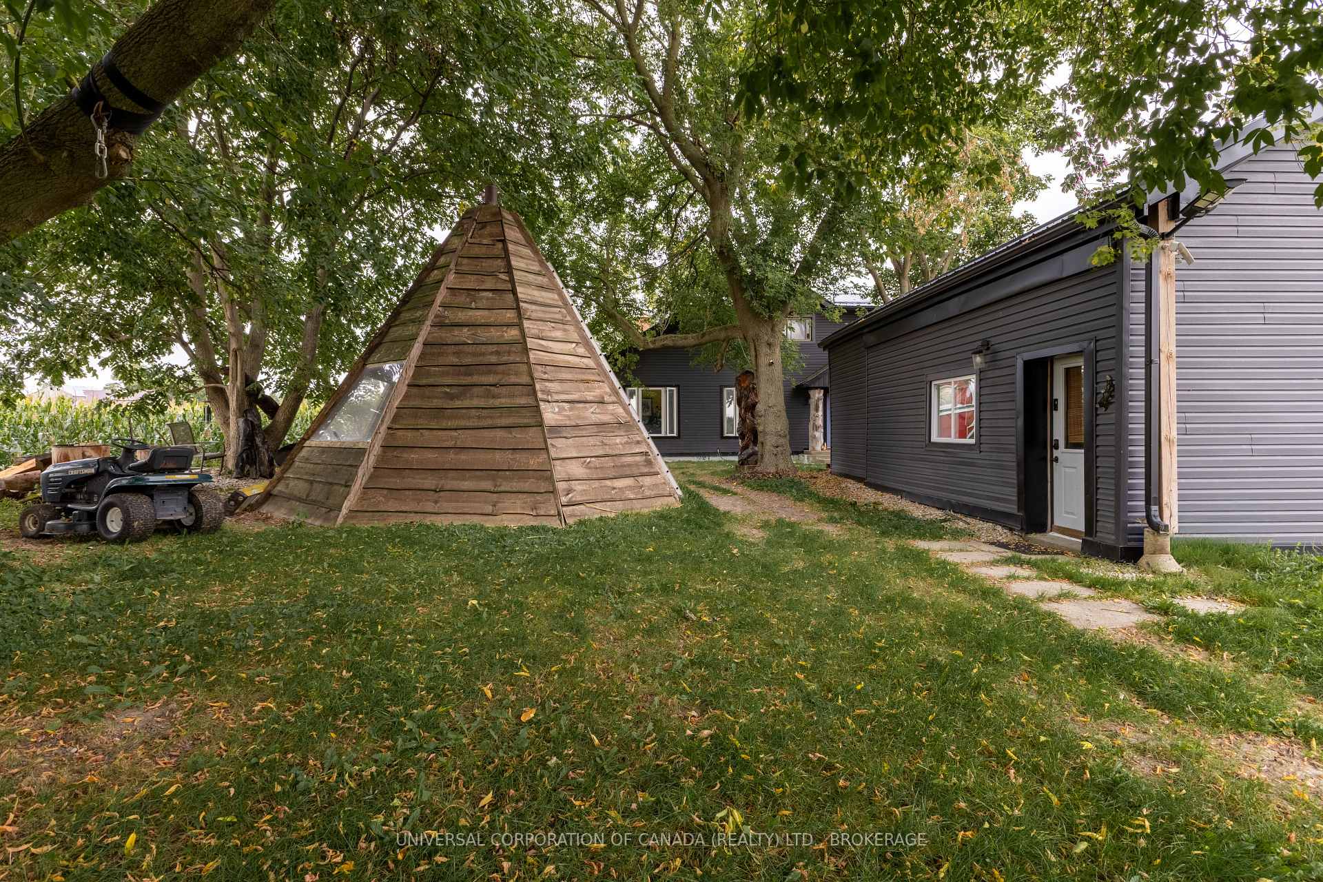 Photo 77 of 100 Huron Road, Perth East, Shakespeare — HOMEH