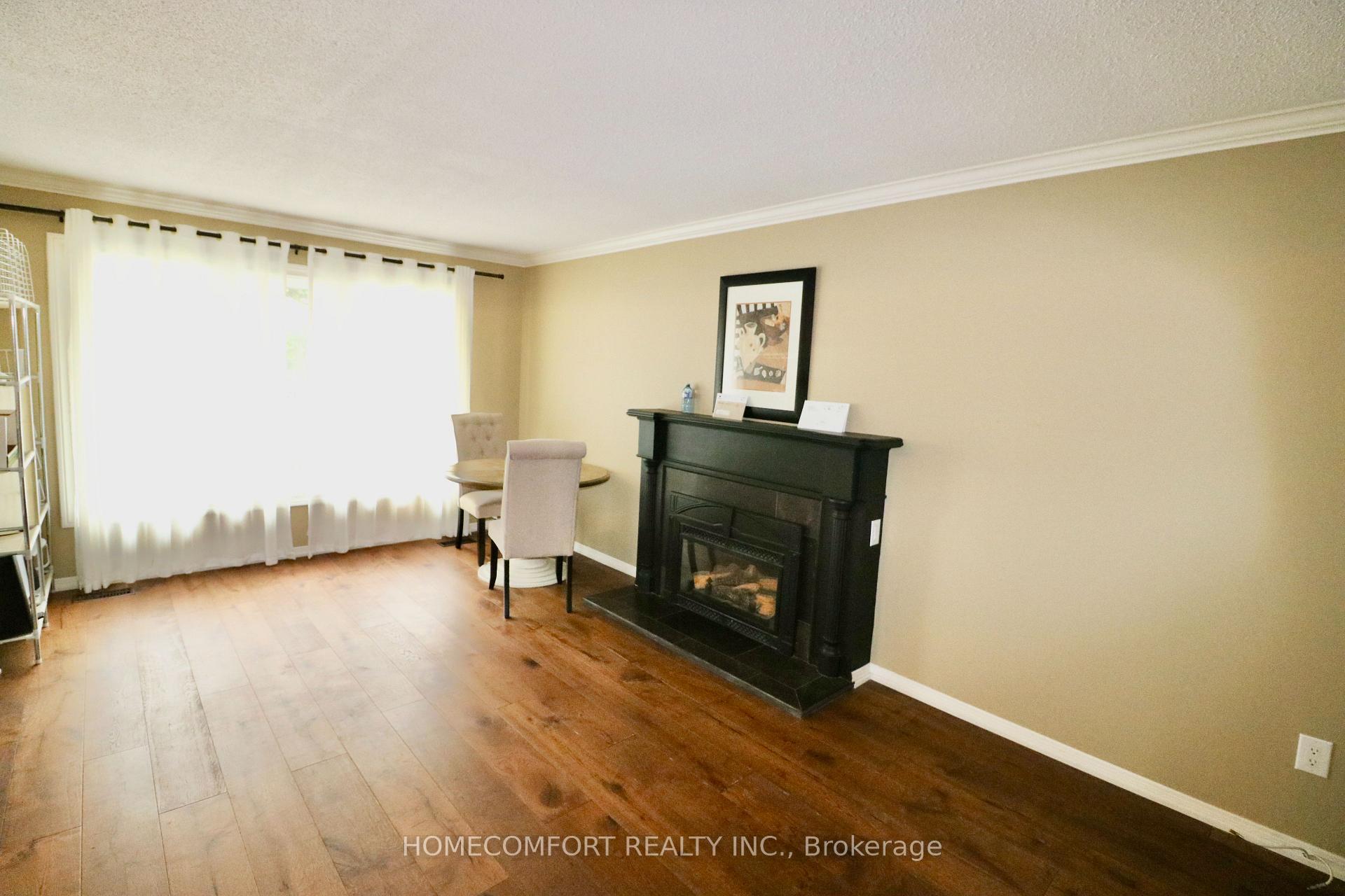 Photo 2 of 12 Banbury Court, Aurora, Aurora Highlands — HOMEH