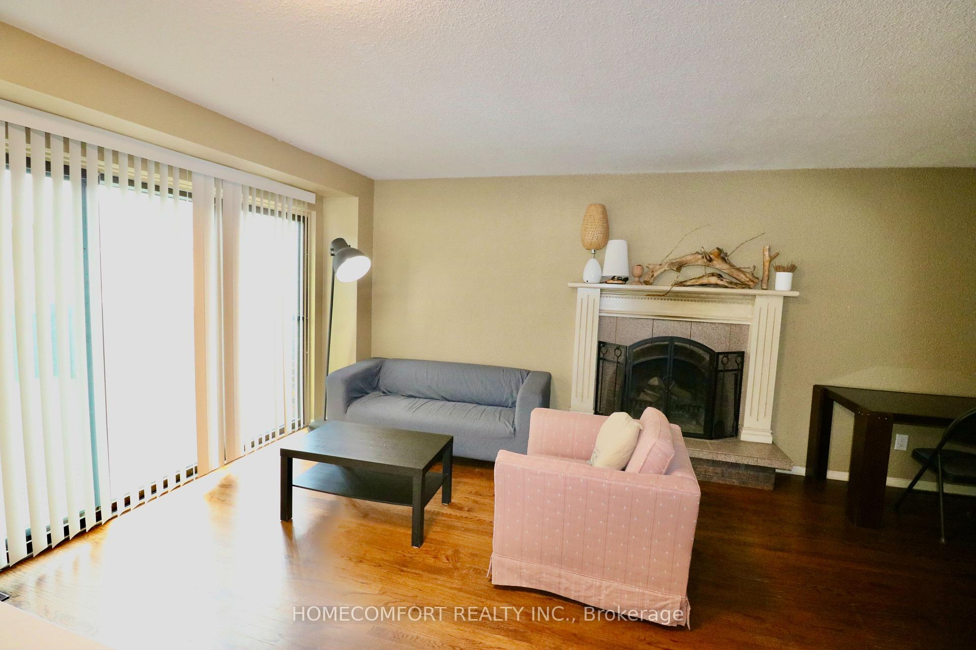Photo 7 of 12 Banbury Court, Aurora, Aurora Highlands — HOMEH