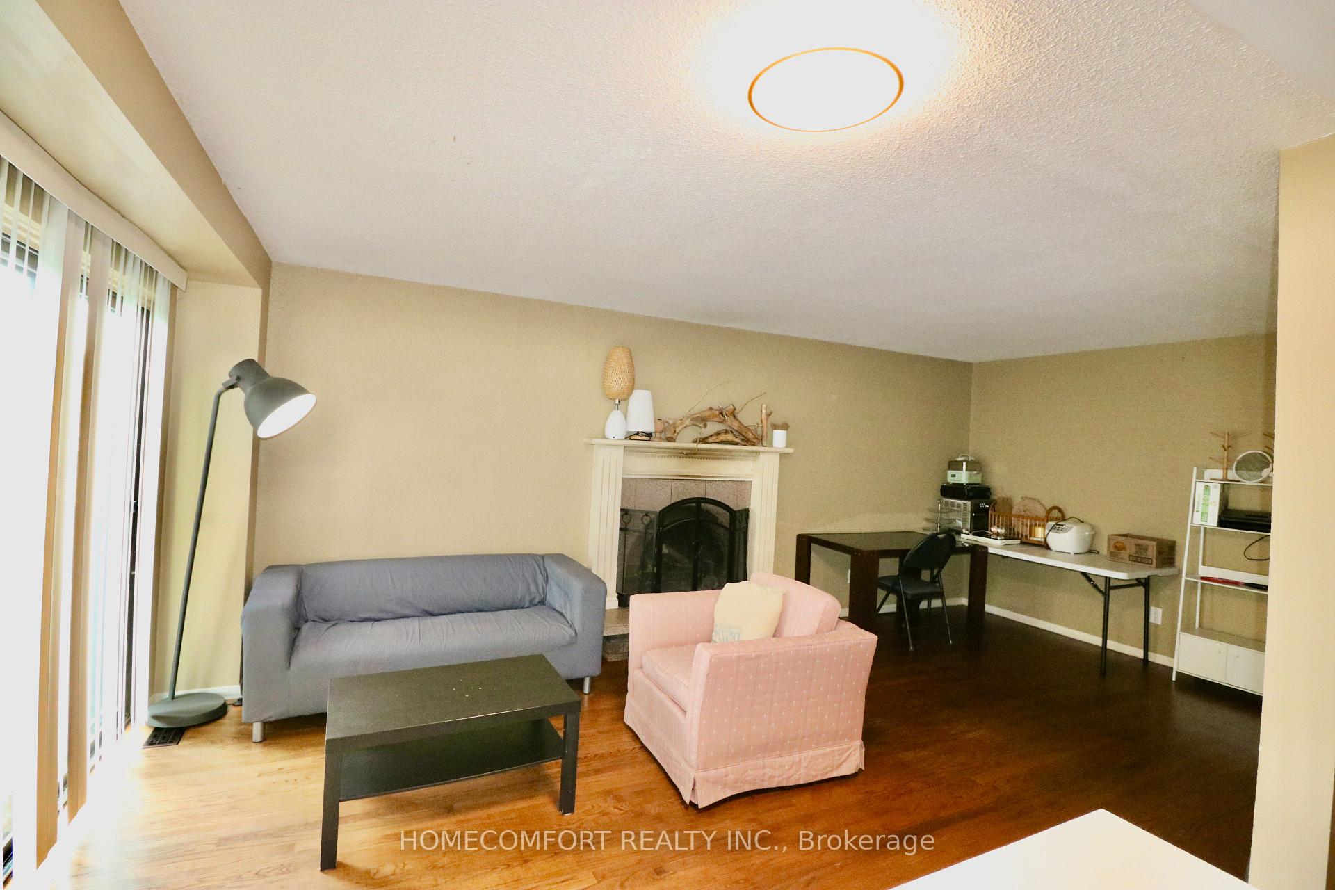 Photo 8 of 12 Banbury Court, Aurora, Aurora Highlands — HOMEH