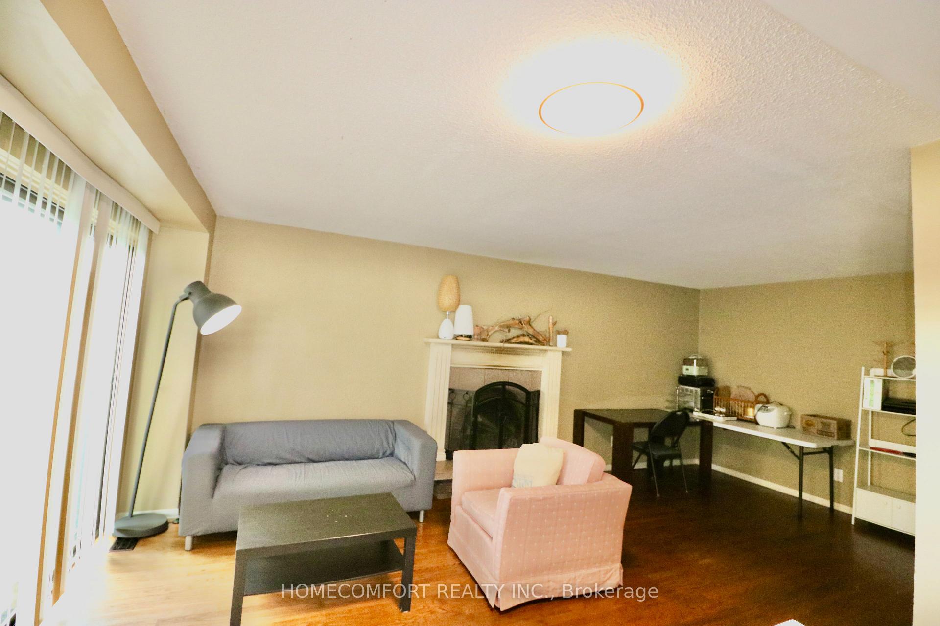 Photo 9 of 12 Banbury Court, Aurora, Aurora Highlands — HOMEH
