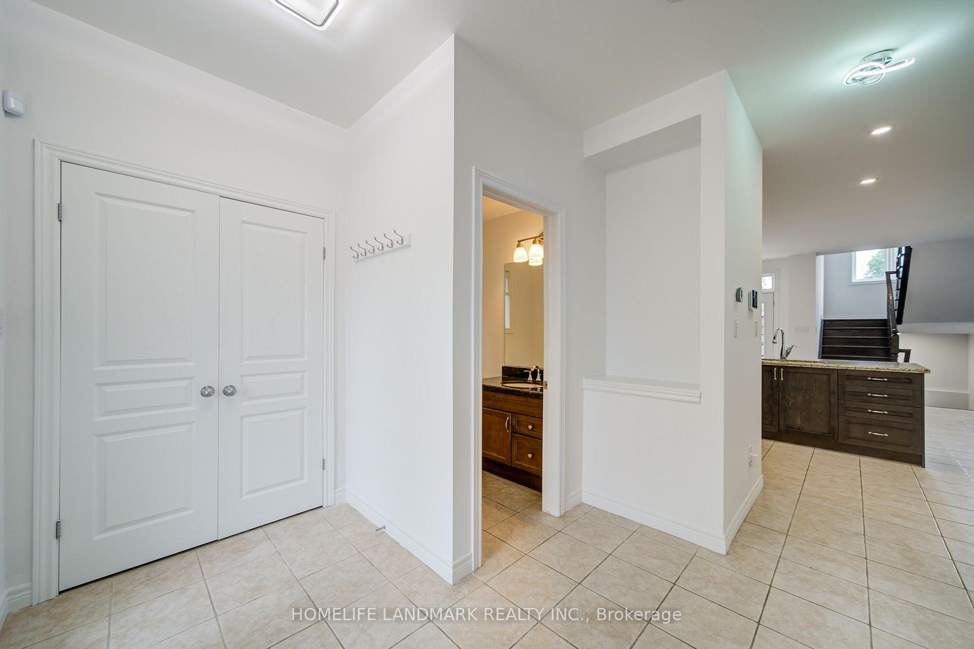 Photo 3 of 202 Fair Street, Hamilton, Meadowlands — HOMEH