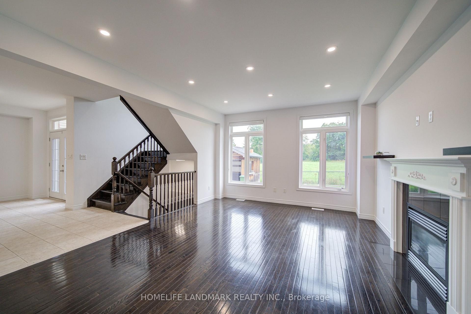 Photo 9 of 202 Fair Street, Hamilton, Meadowlands — HOMEH