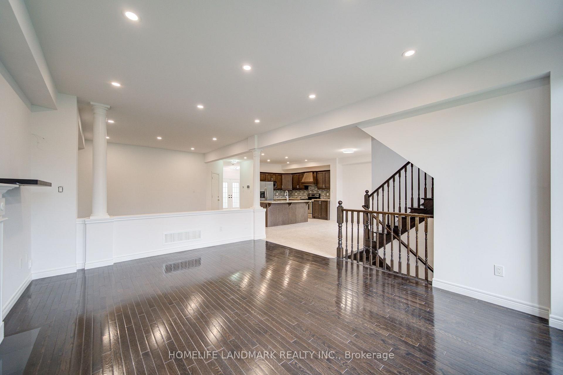 Photo 10 of 202 Fair Street, Hamilton, Meadowlands — HOMEH