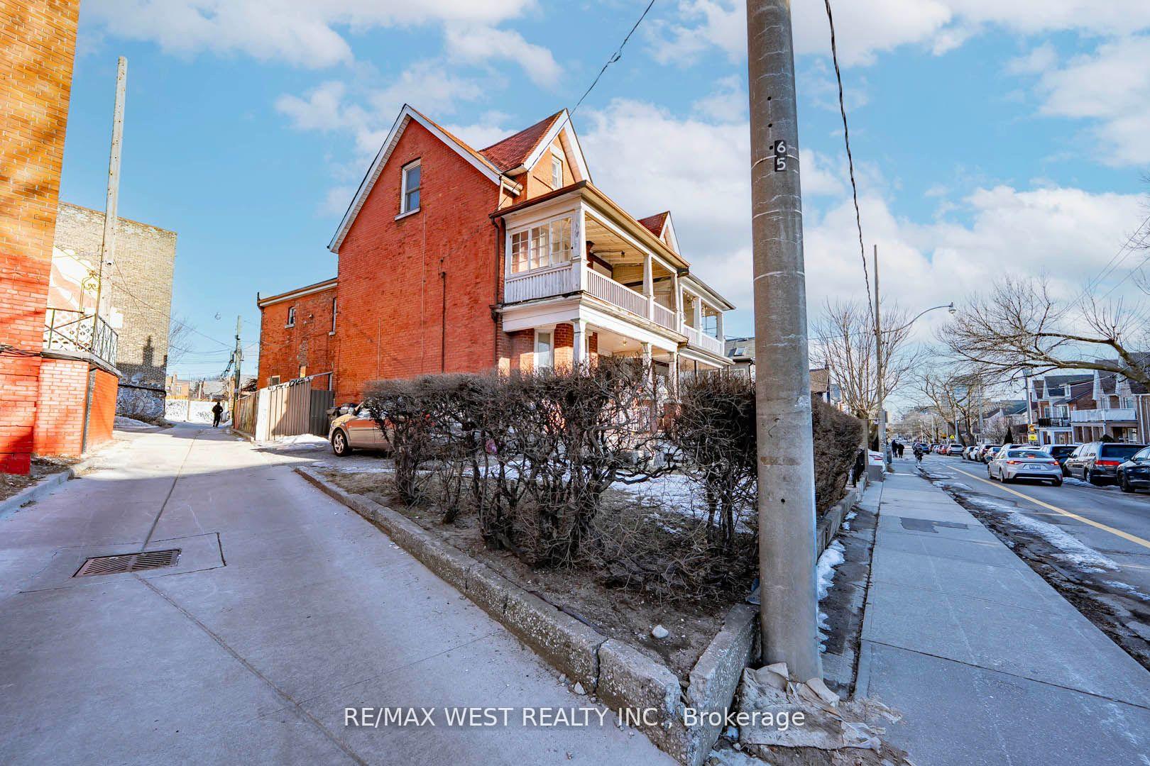 Photo 2 of 217 Gladstone Avenue, Toronto, Little Portugal — HOMEH