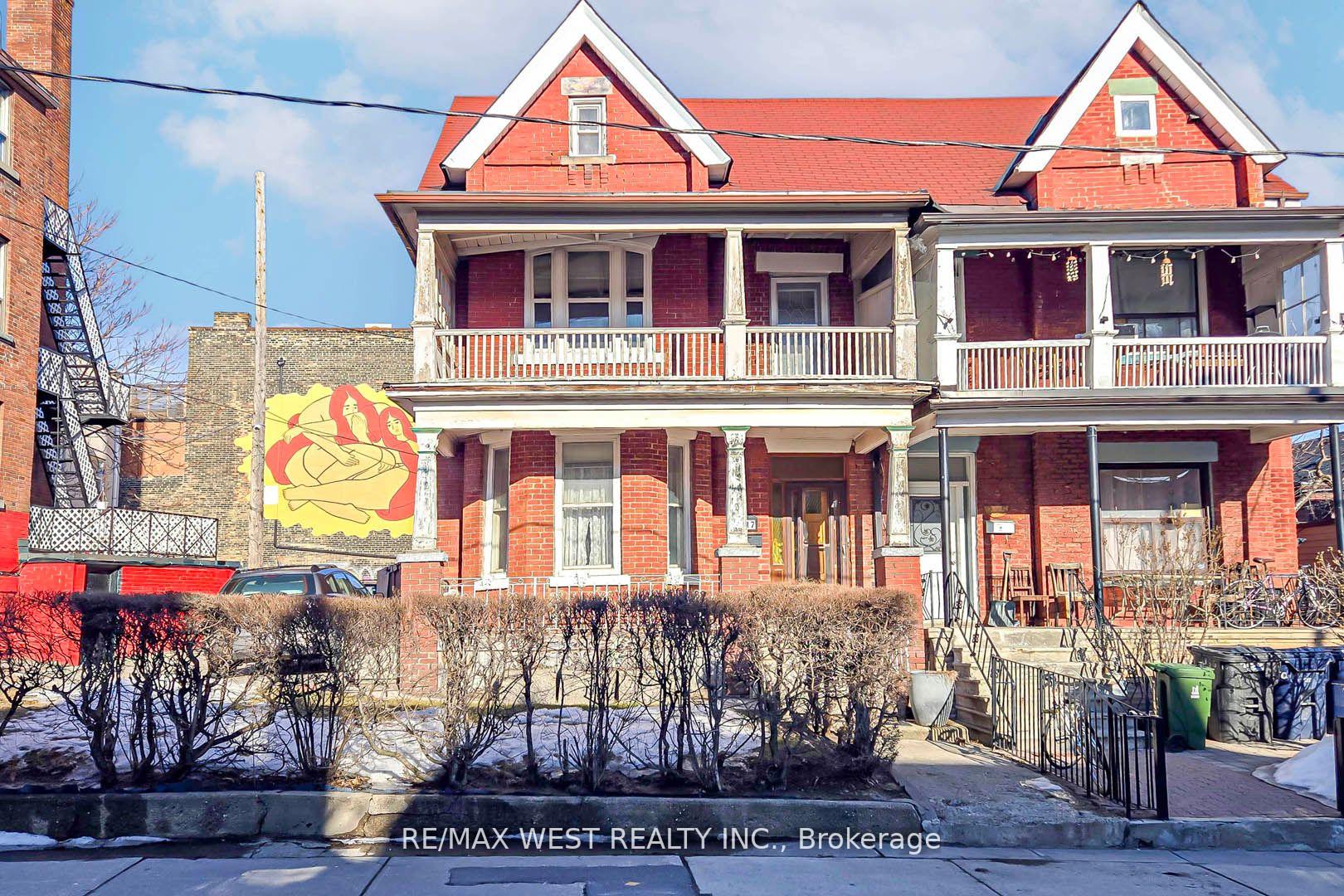 Photo 3 of 217 Gladstone Avenue, Toronto, Little Portugal — HOMEH