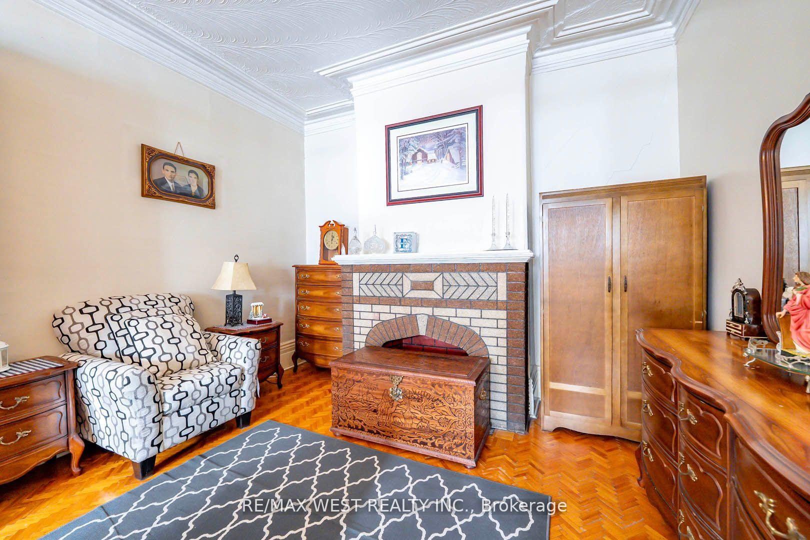 Photo 8 of 217 Gladstone Avenue, Toronto, Little Portugal — HOMEH