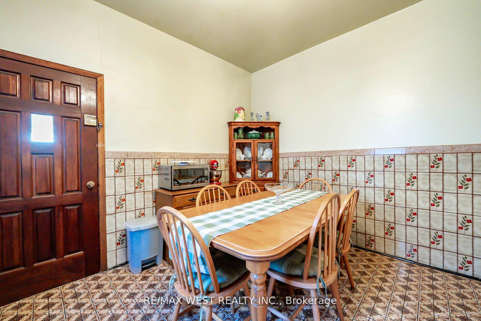 Photo 12 of 217 Gladstone Avenue, Toronto, Little Portugal — HOMEH