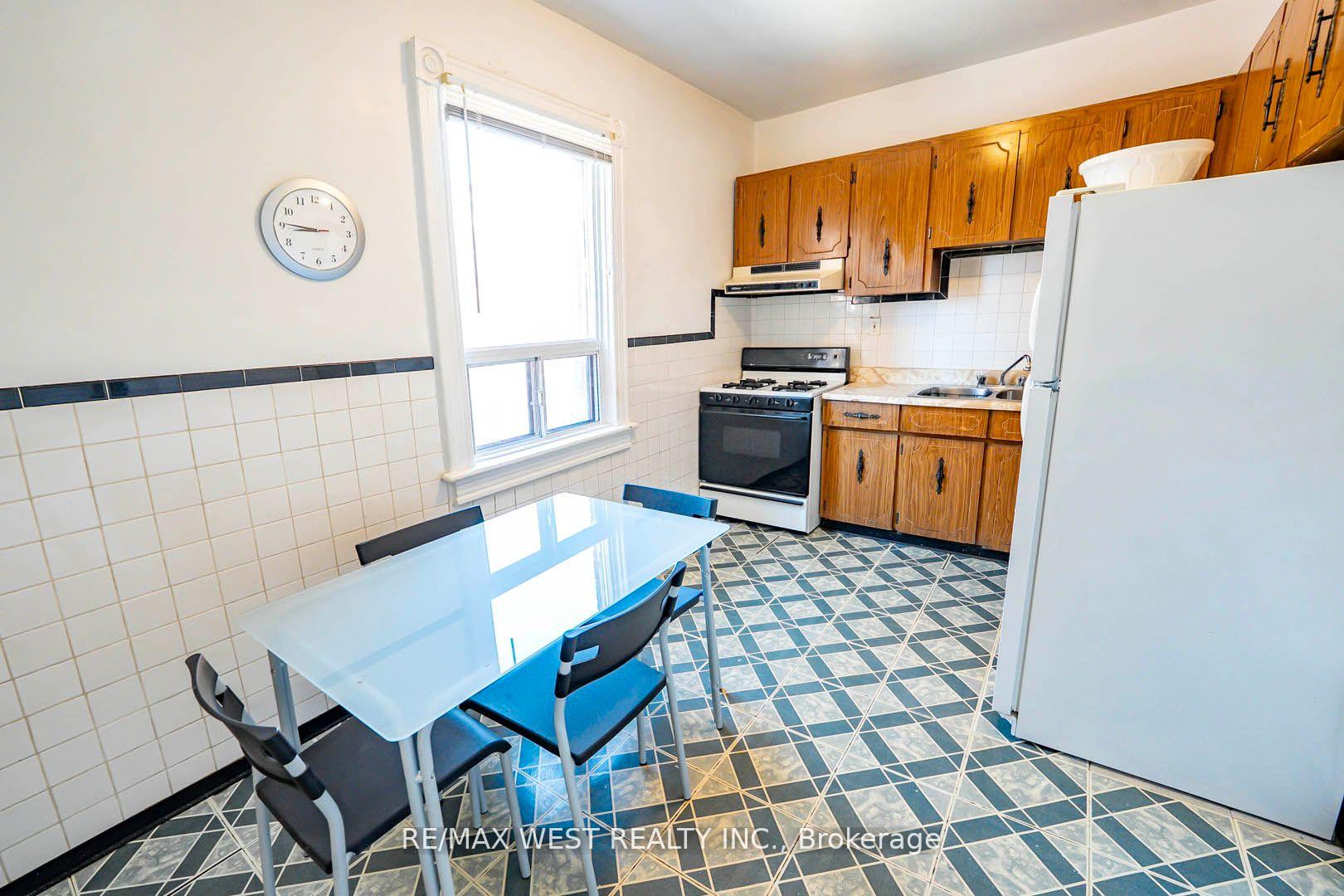 Photo 19 of 217 Gladstone Avenue, Toronto, Little Portugal — HOMEH