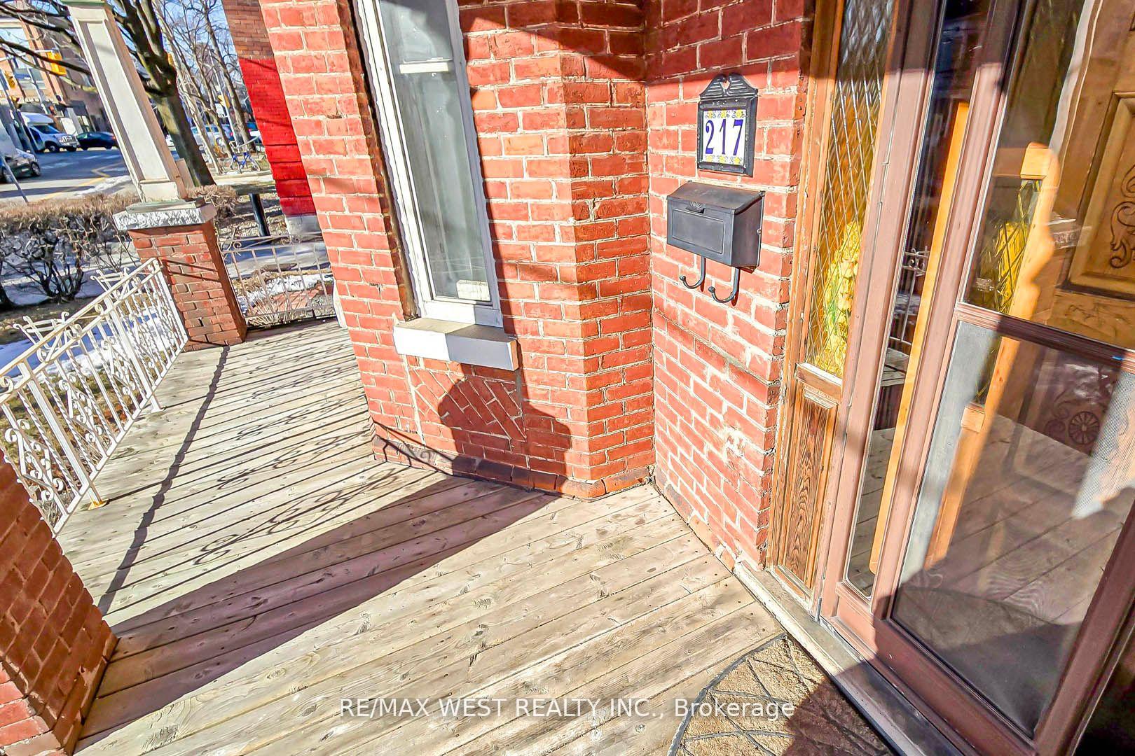 Photo 31 of 217 Gladstone Avenue, Toronto, Little Portugal — HOMEH