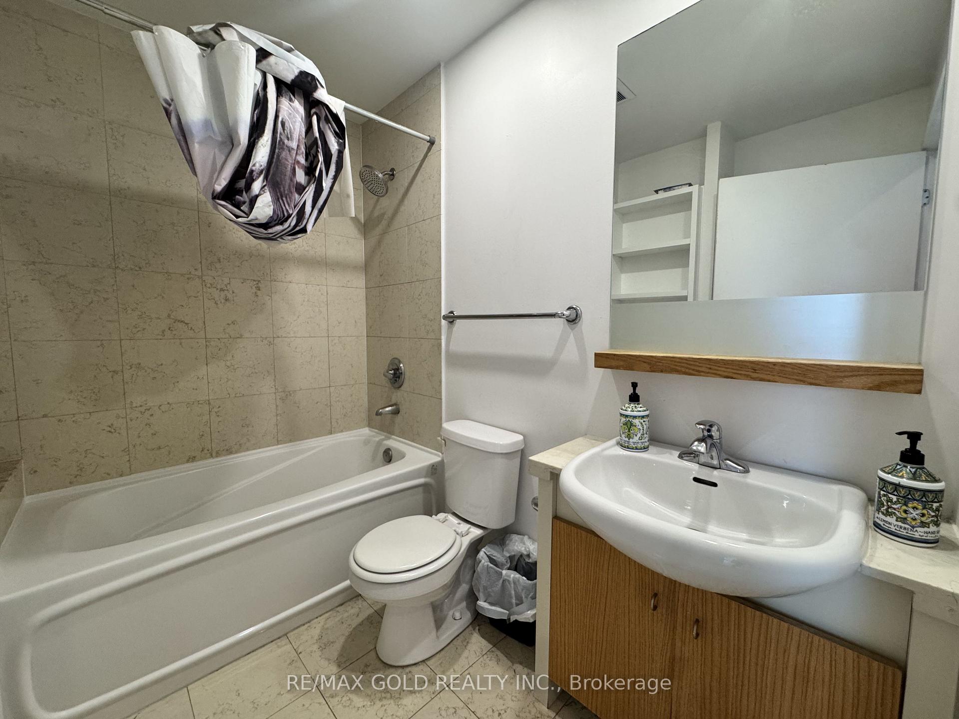 Photo 10 of Unit 2613, 8 York Street, Toronto, Waterfront Communities — HOMEH