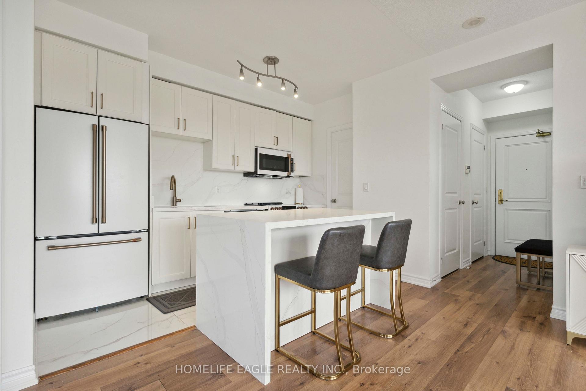 Photo 8 of Unit 905, 9225 Jane Street, Vaughan, Maple — HOMEH