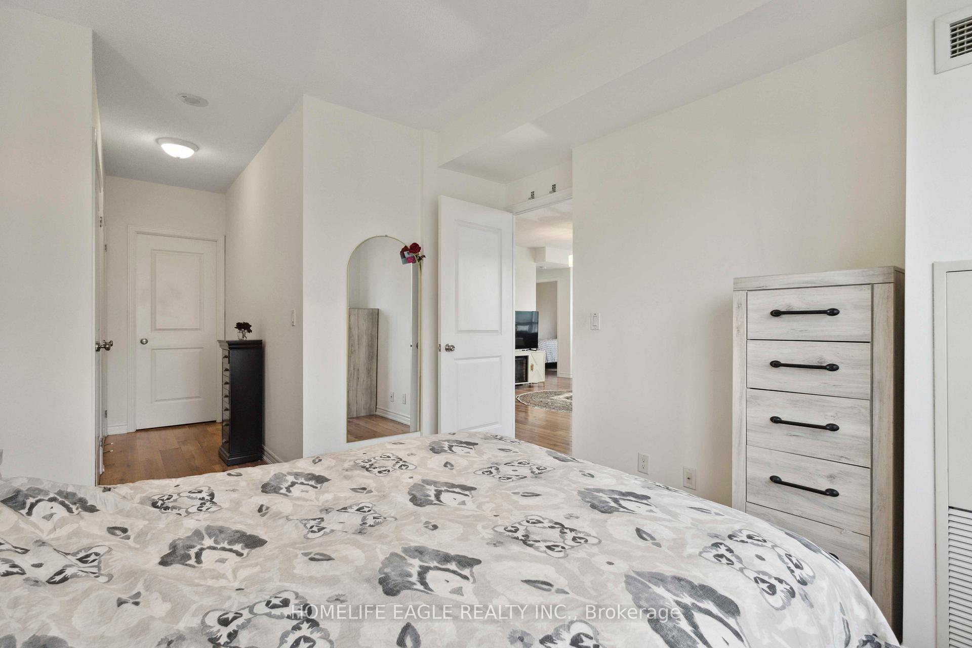 Photo 11 of Unit 905, 9225 Jane Street, Vaughan, Maple — HOMEH