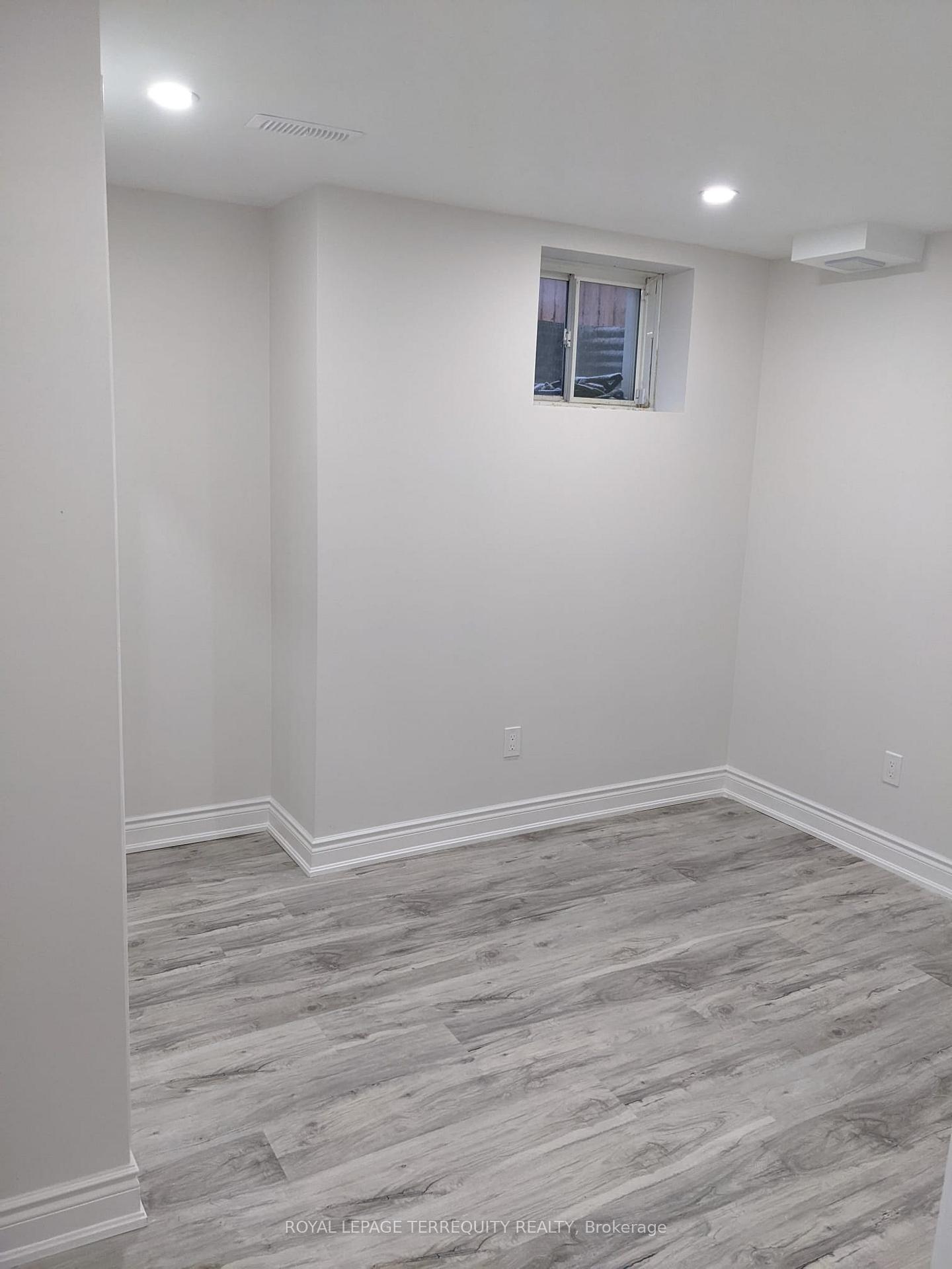Photo 4 of 11 Stedford Crescent, Brampton, Northwest Brampton — HOMEH