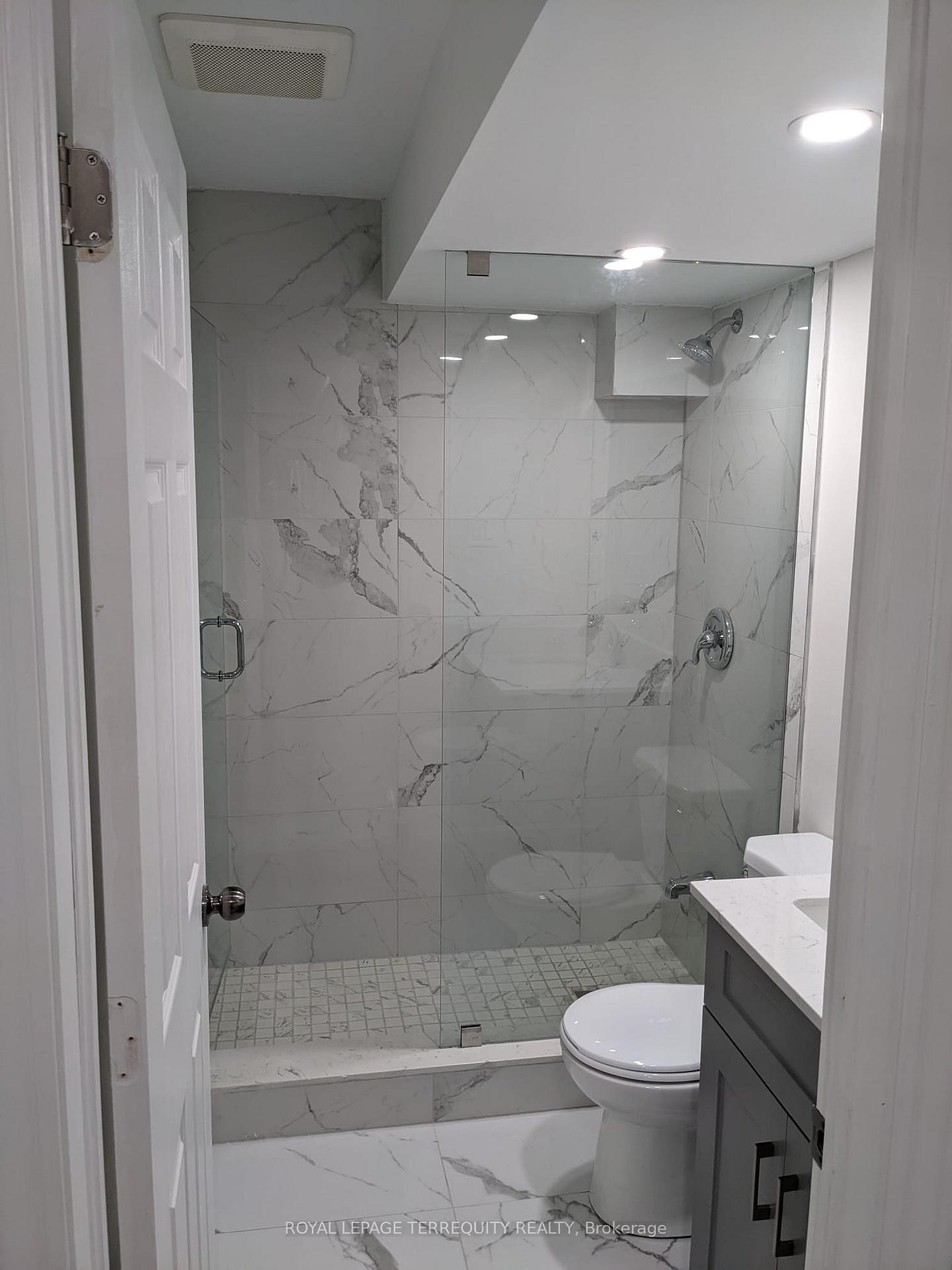 Photo 6 of 11 Stedford Crescent, Brampton, Northwest Brampton — HOMEH