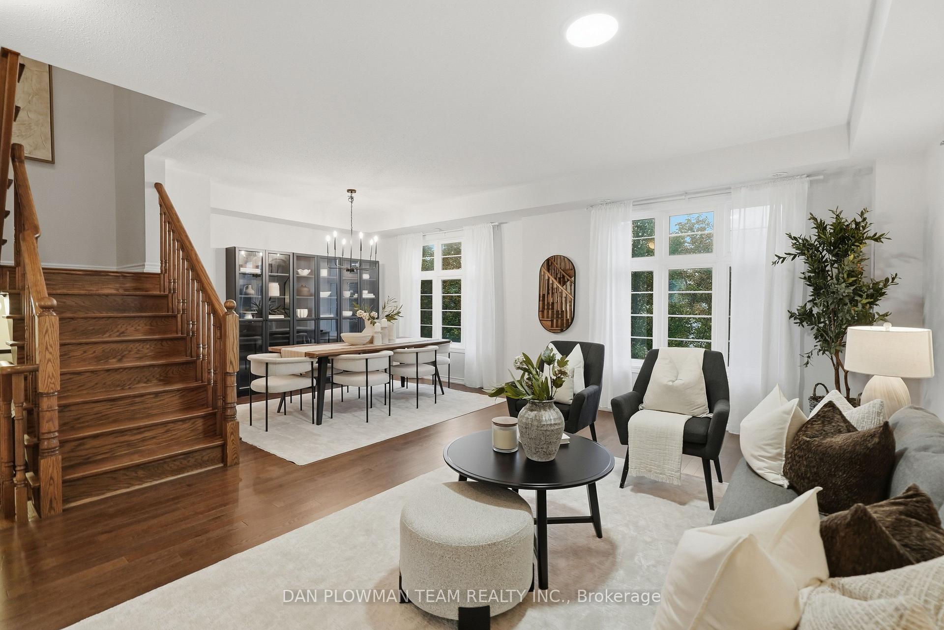 Photo 12 of 14 Cornerside Way, Whitby, Brooklin — HOMEH