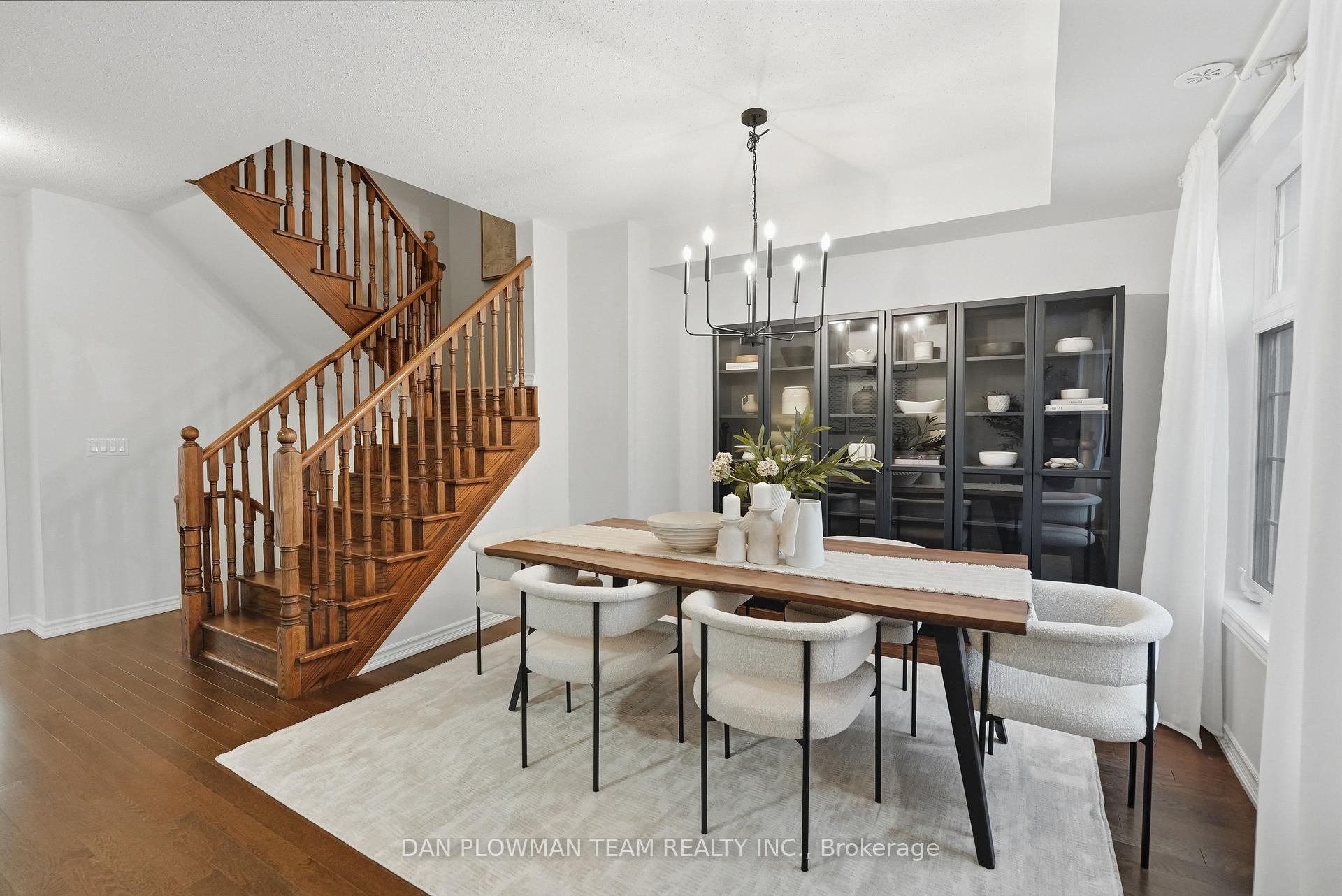 Photo 13 of 14 Cornerside Way, Whitby, Brooklin — HOMEH