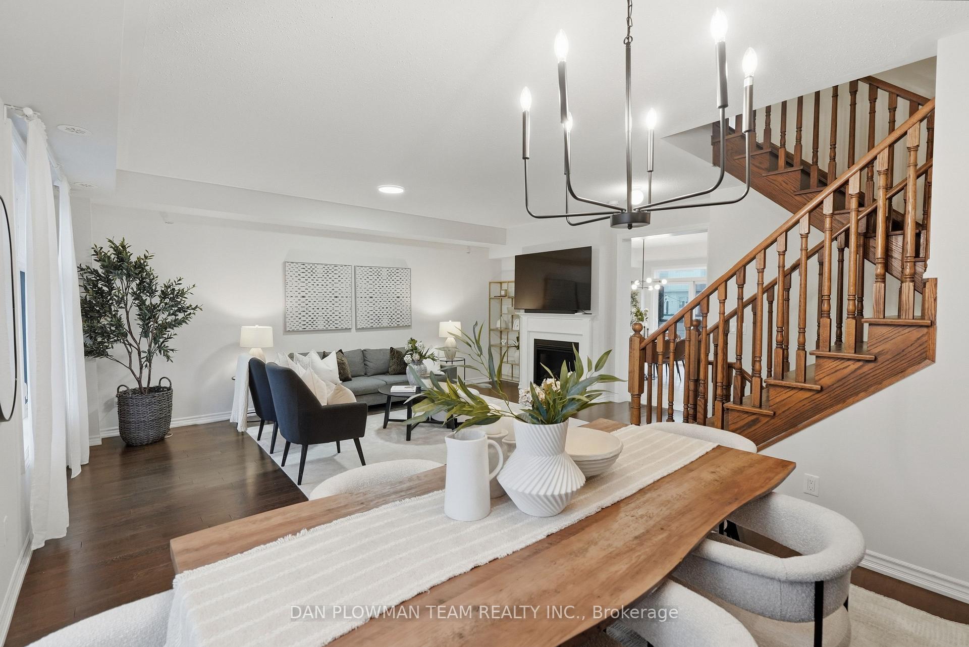 Photo 14 of 14 Cornerside Way, Whitby, Brooklin — HOMEH