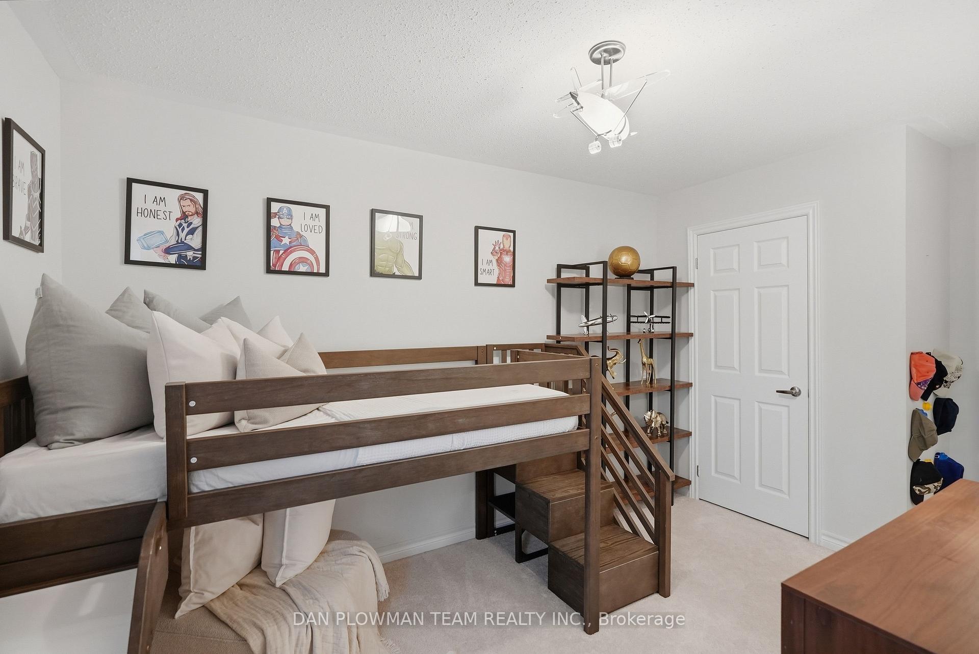 Photo 33 of 14 Cornerside Way, Whitby, Brooklin — HOMEH