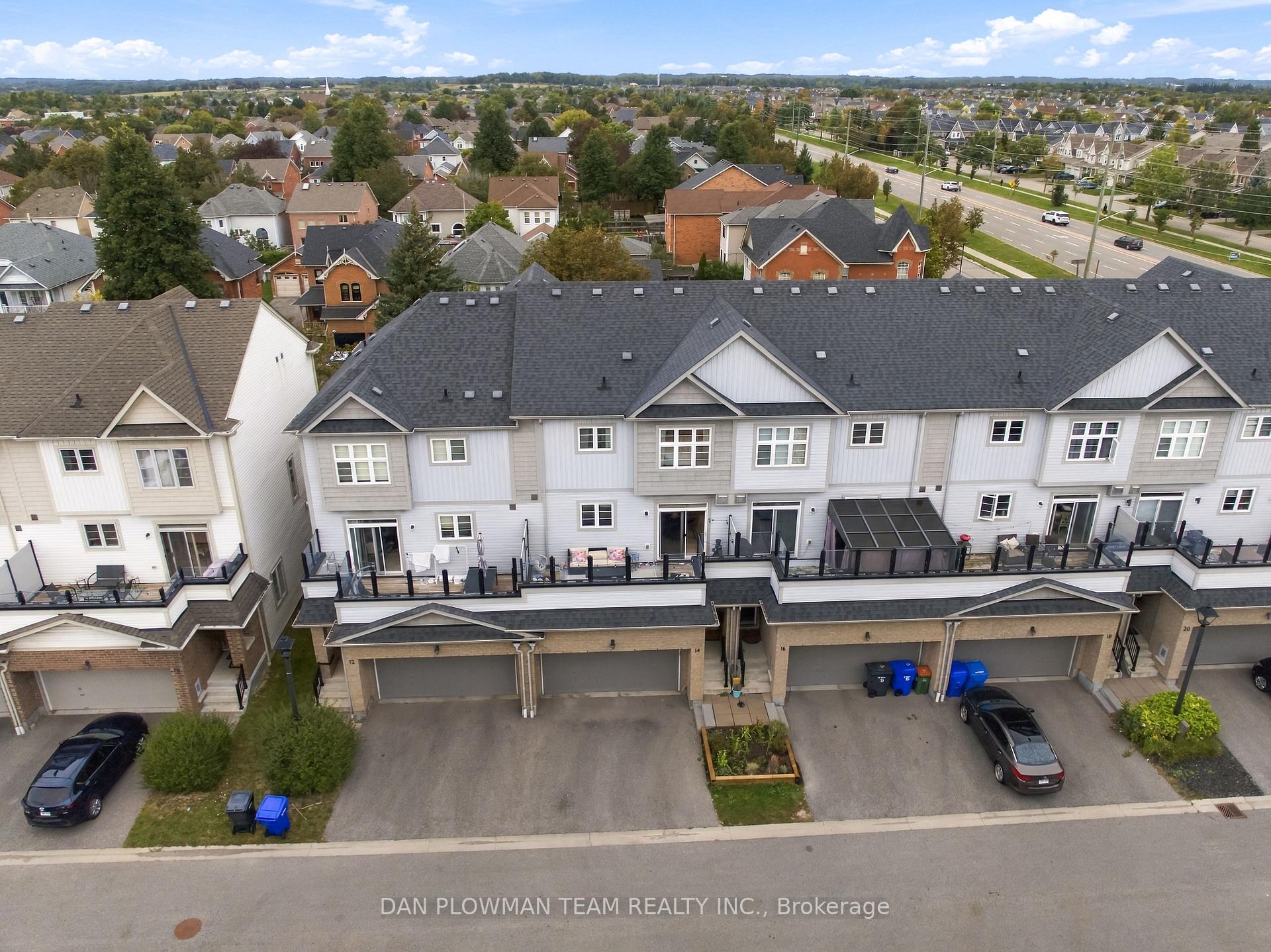 Photo 42 of 14 Cornerside Way, Whitby, Brooklin — HOMEH