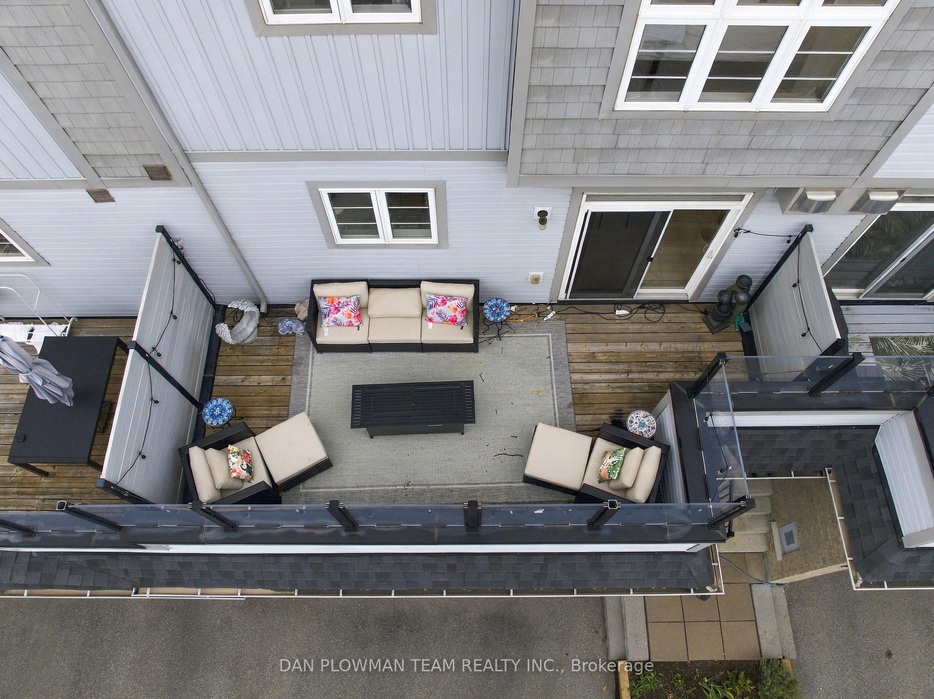 Photo 43 of 14 Cornerside Way, Whitby, Brooklin — HOMEH