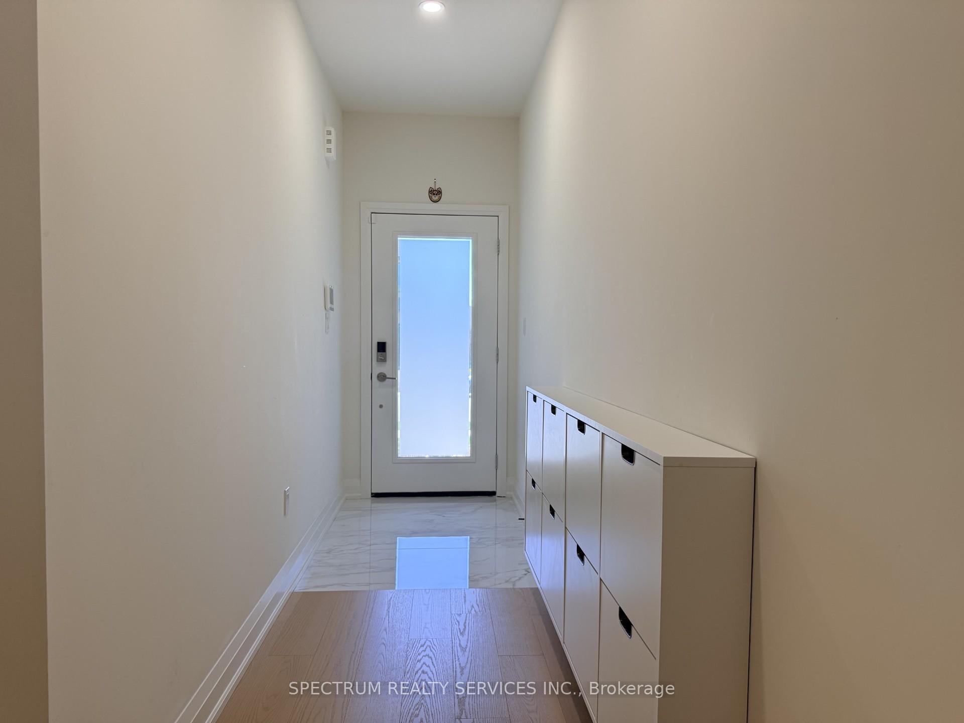 Photo 2 of 7436 Matteo Drive, Niagara Falls, Brown — HOMEH