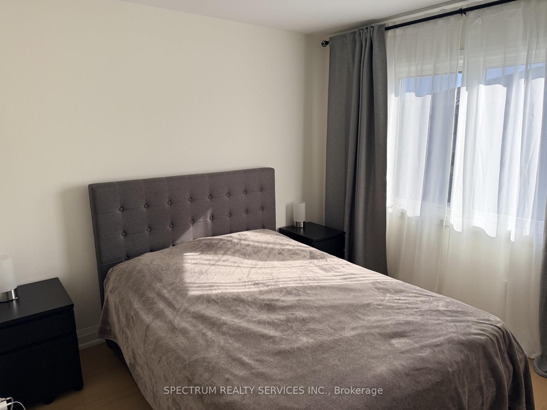 Photo 12 of 7436 Matteo Drive, Niagara Falls, Brown — HOMEH