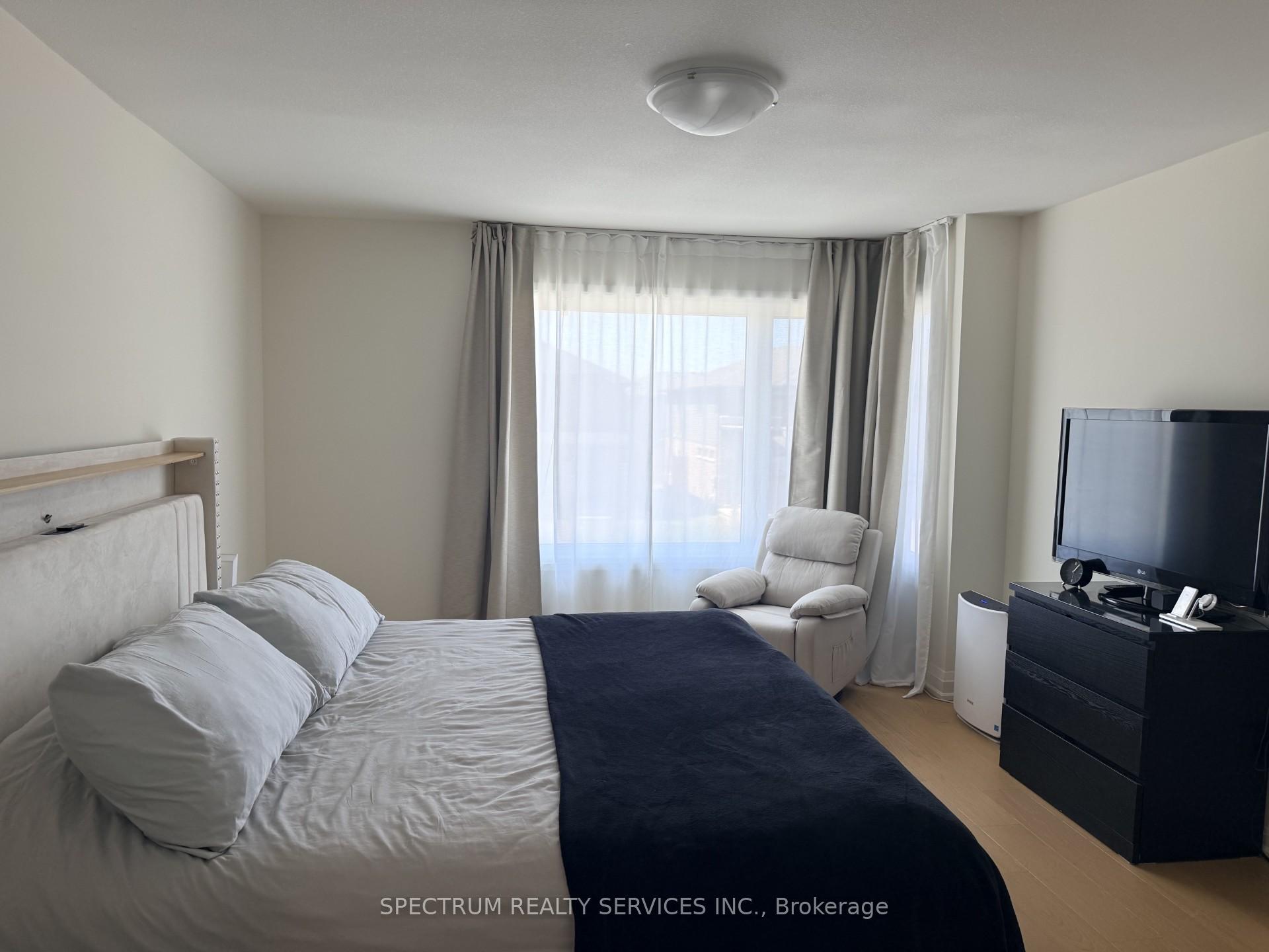 Photo 17 of 7436 Matteo Drive, Niagara Falls, Brown — HOMEH