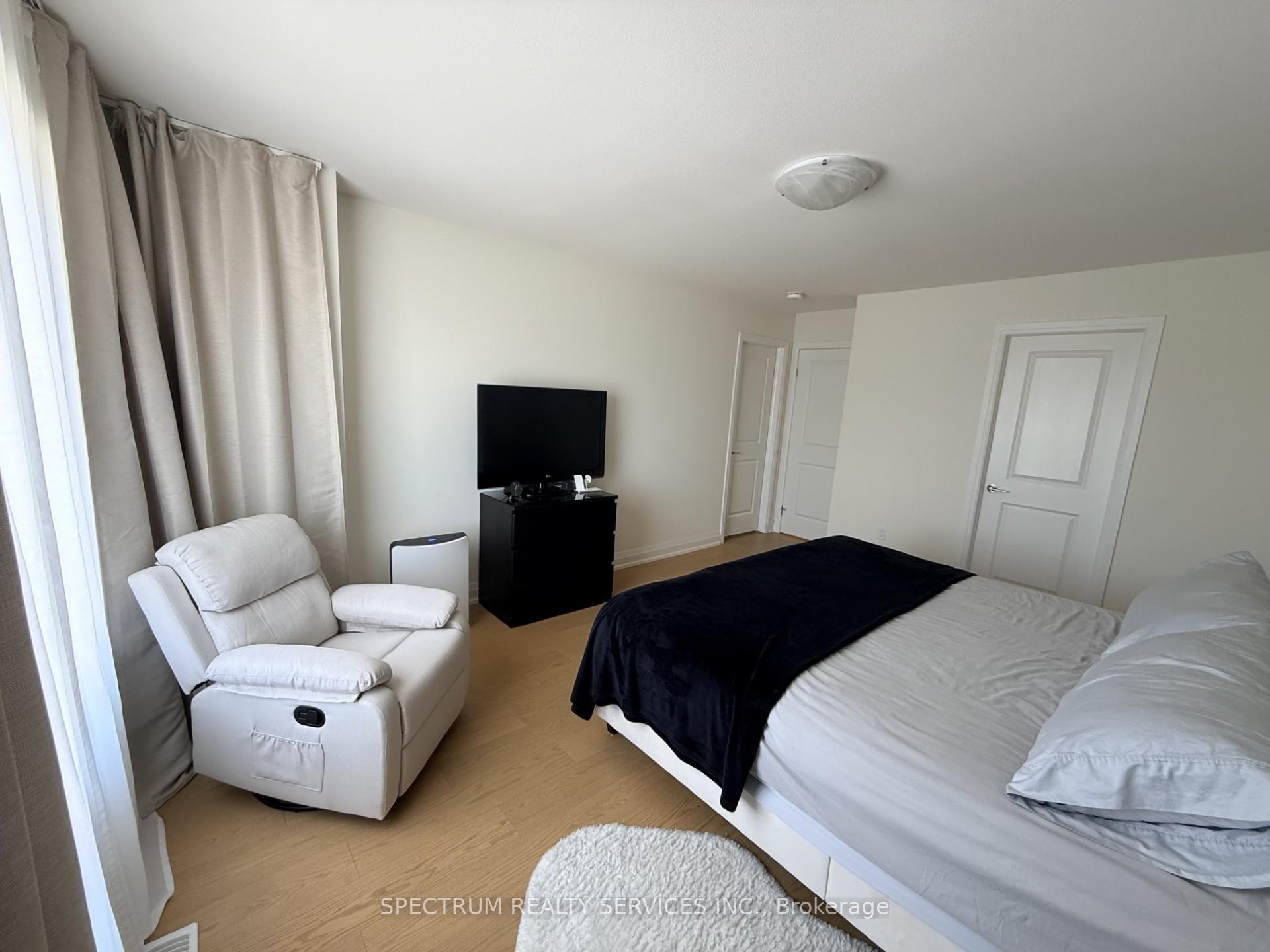 Photo 18 of 7436 Matteo Drive, Niagara Falls, Brown — HOMEH