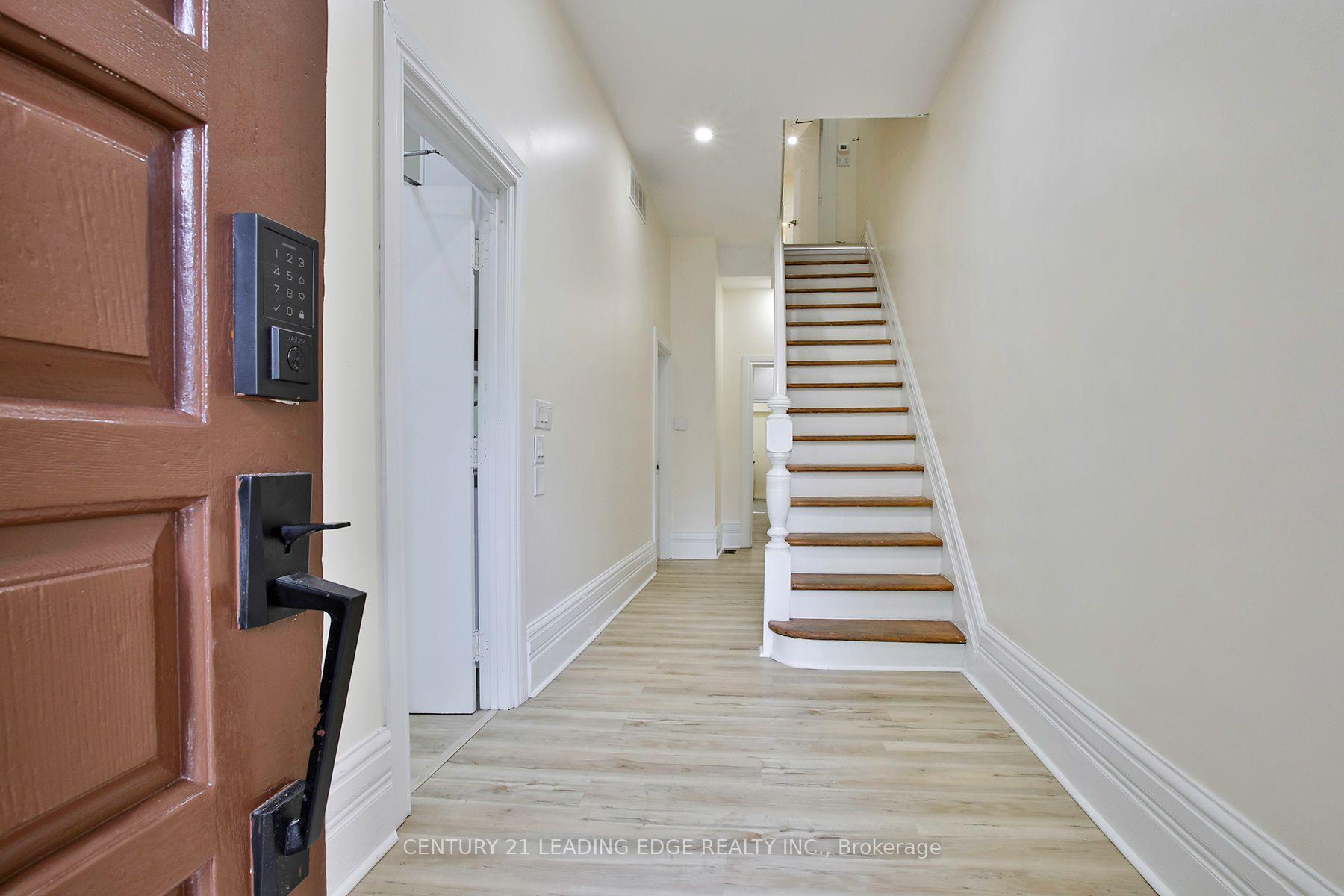 Photo 2 of 9 Borden Street, Toronto, University — HOMEH