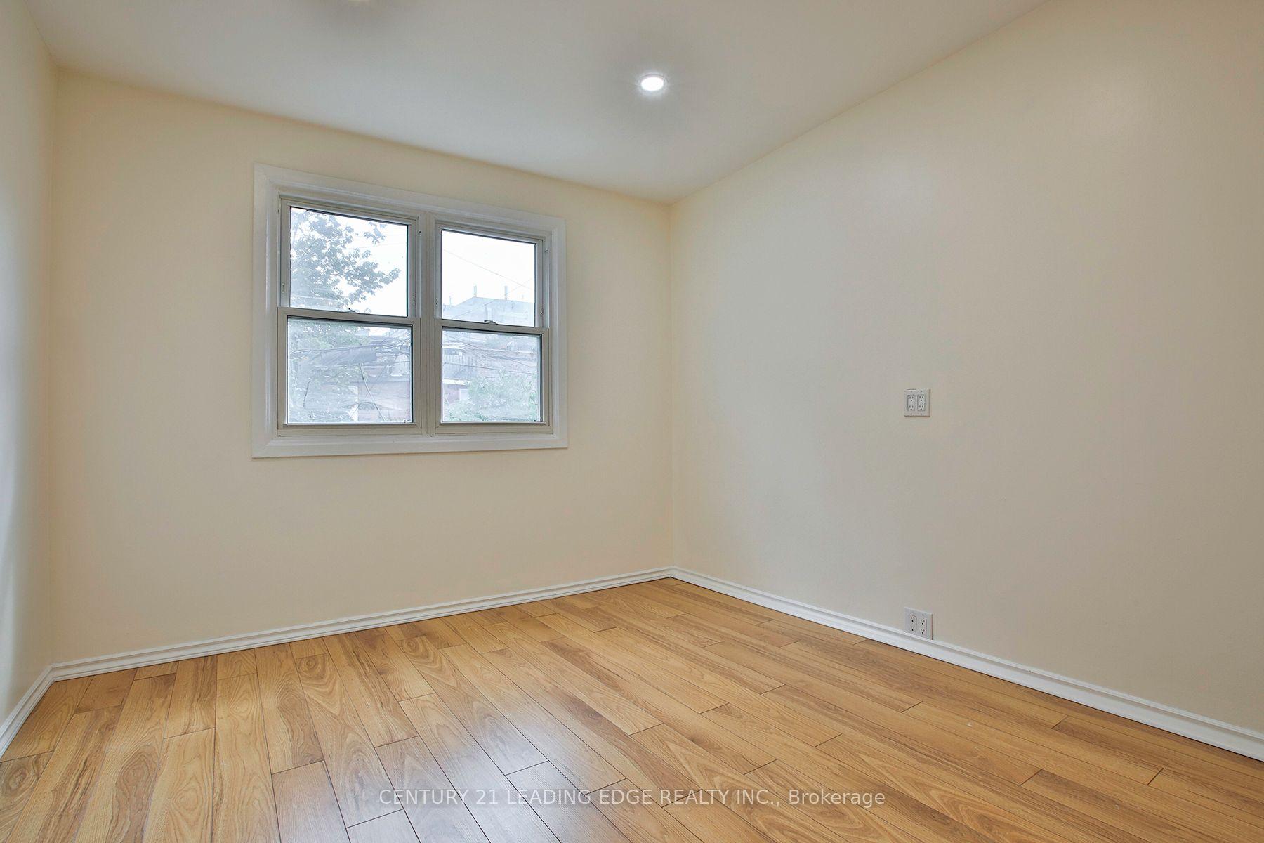 Photo 22 of 9 Borden Street, Toronto, University — HOMEH