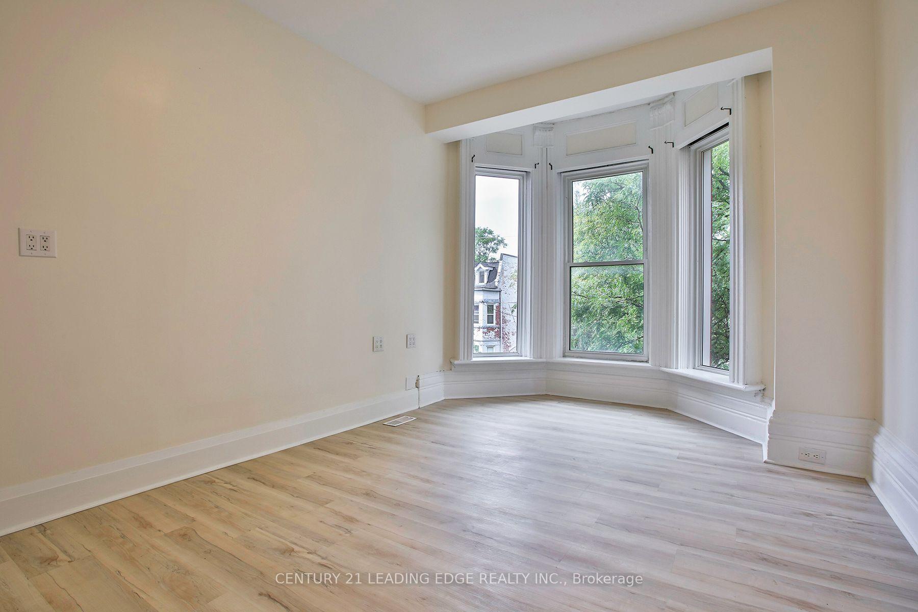 Photo 32 of 9 Borden Street, Toronto, University — HOMEH