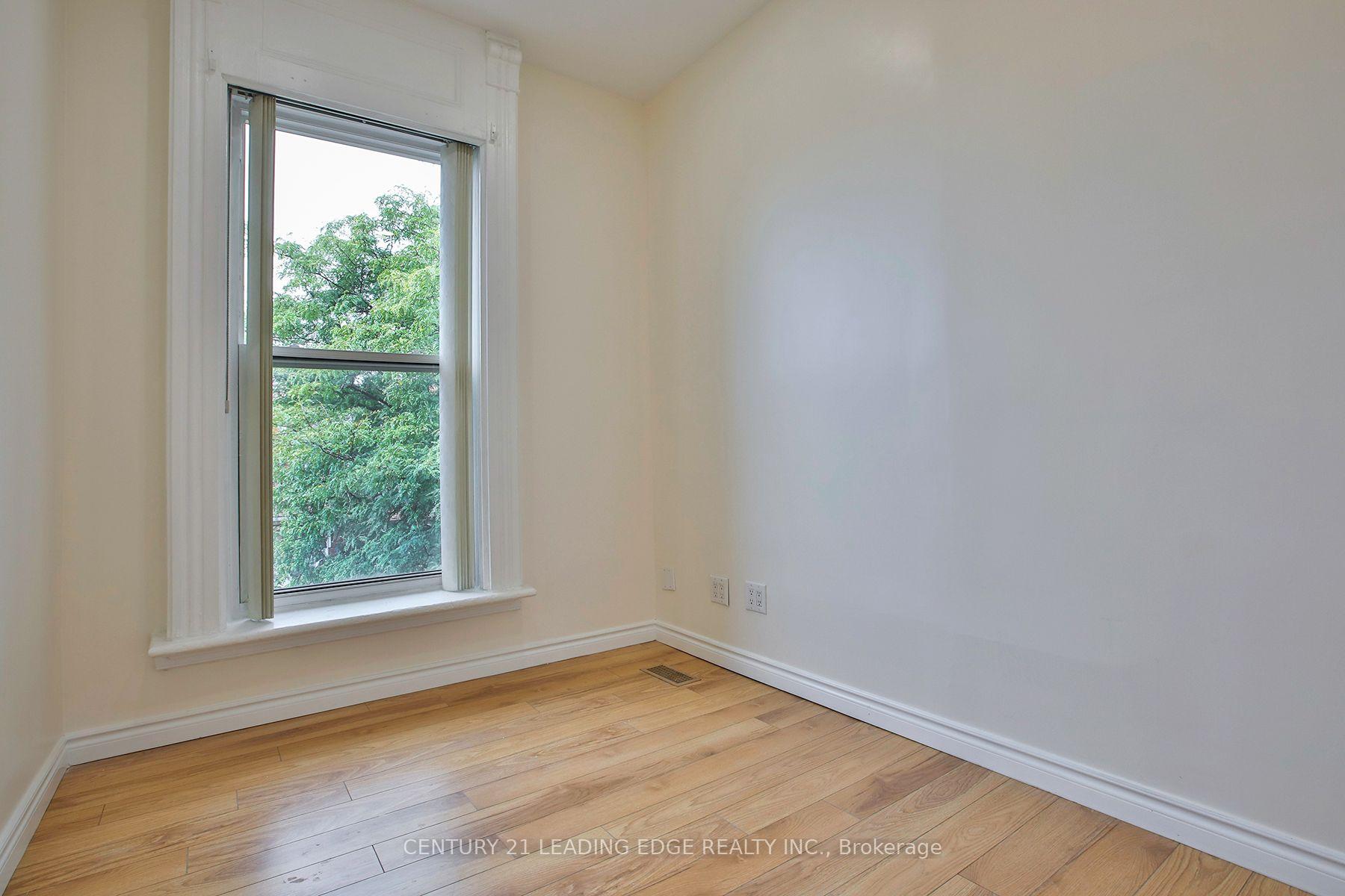 Photo 34 of 9 Borden Street, Toronto, University — HOMEH