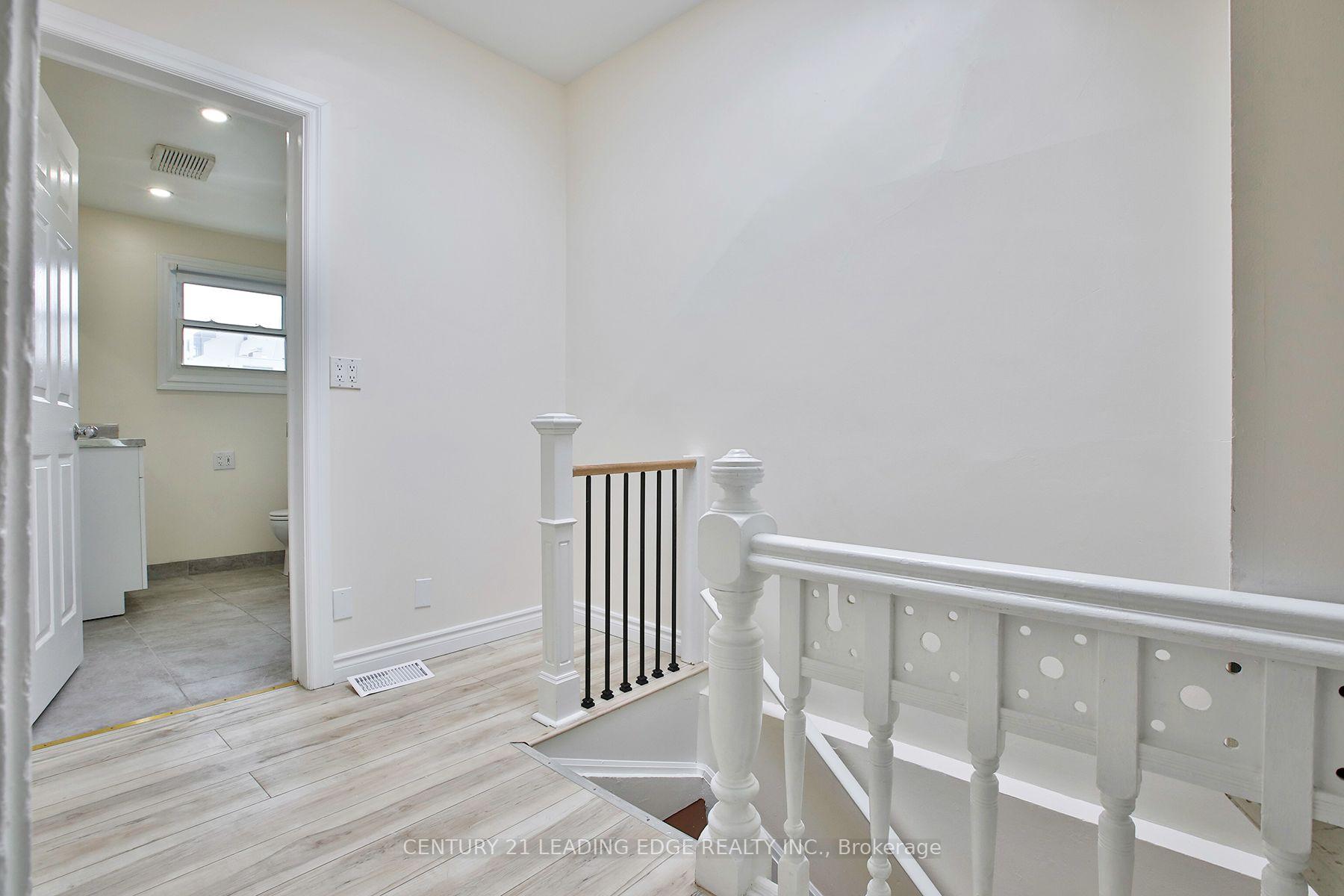 Photo 35 of 9 Borden Street, Toronto, University — HOMEH
