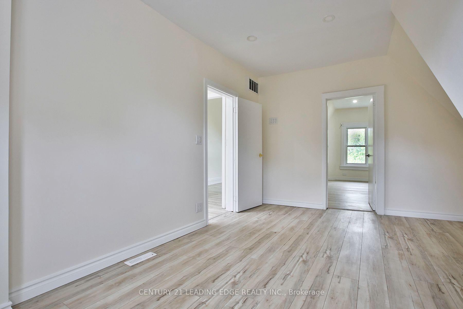 Photo 37 of 9 Borden Street, Toronto, University — HOMEH