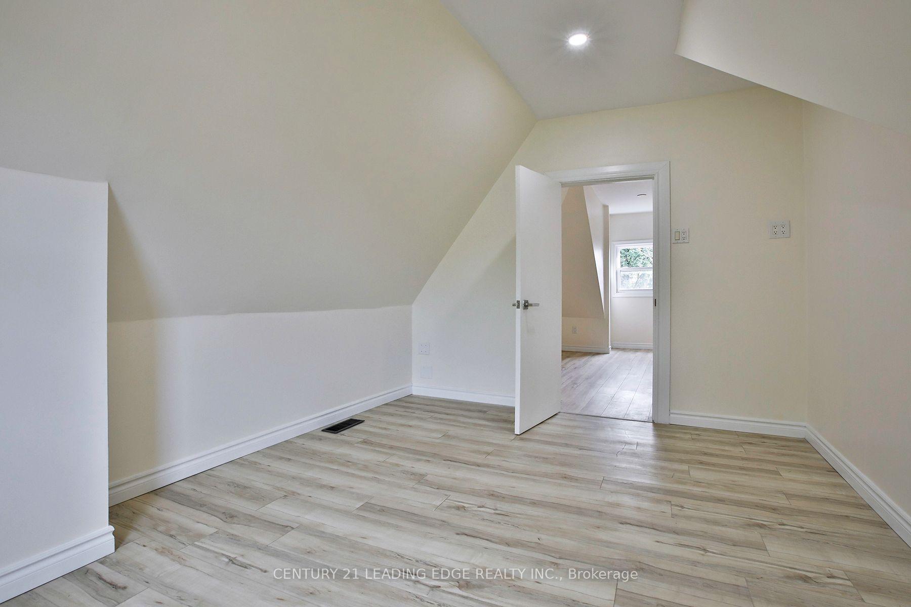 Photo 40 of 9 Borden Street, Toronto, University — HOMEH