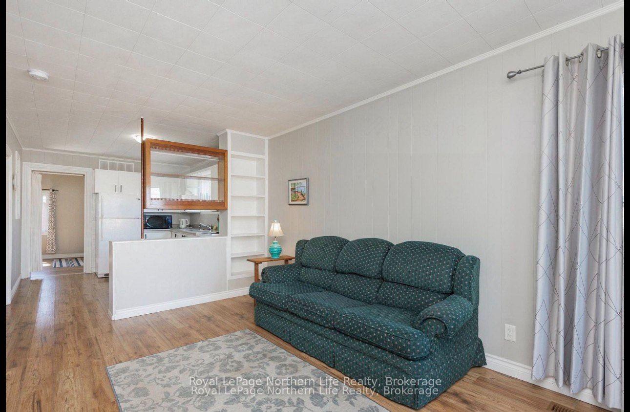 Photo 2 of 581A Banner Avenue, North Bay, Ferris — HOMEH