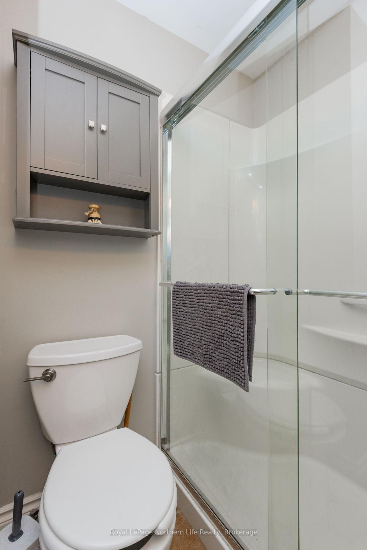 Photo 7 of 581A Banner Avenue, North Bay, Ferris — HOMEH