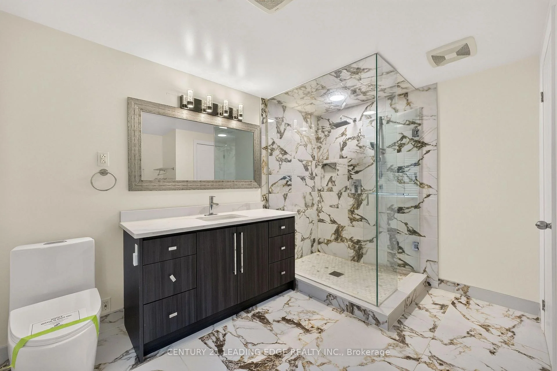 Photo 26 of 922 Snowbird Street, Oshawa, Northglen — HOMEH