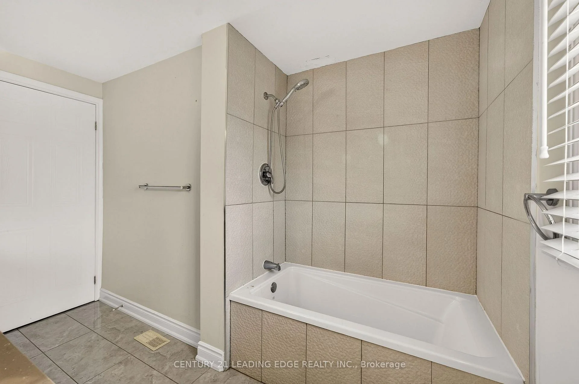 Photo 36 of 922 Snowbird Street, Oshawa, Northglen — HOMEH