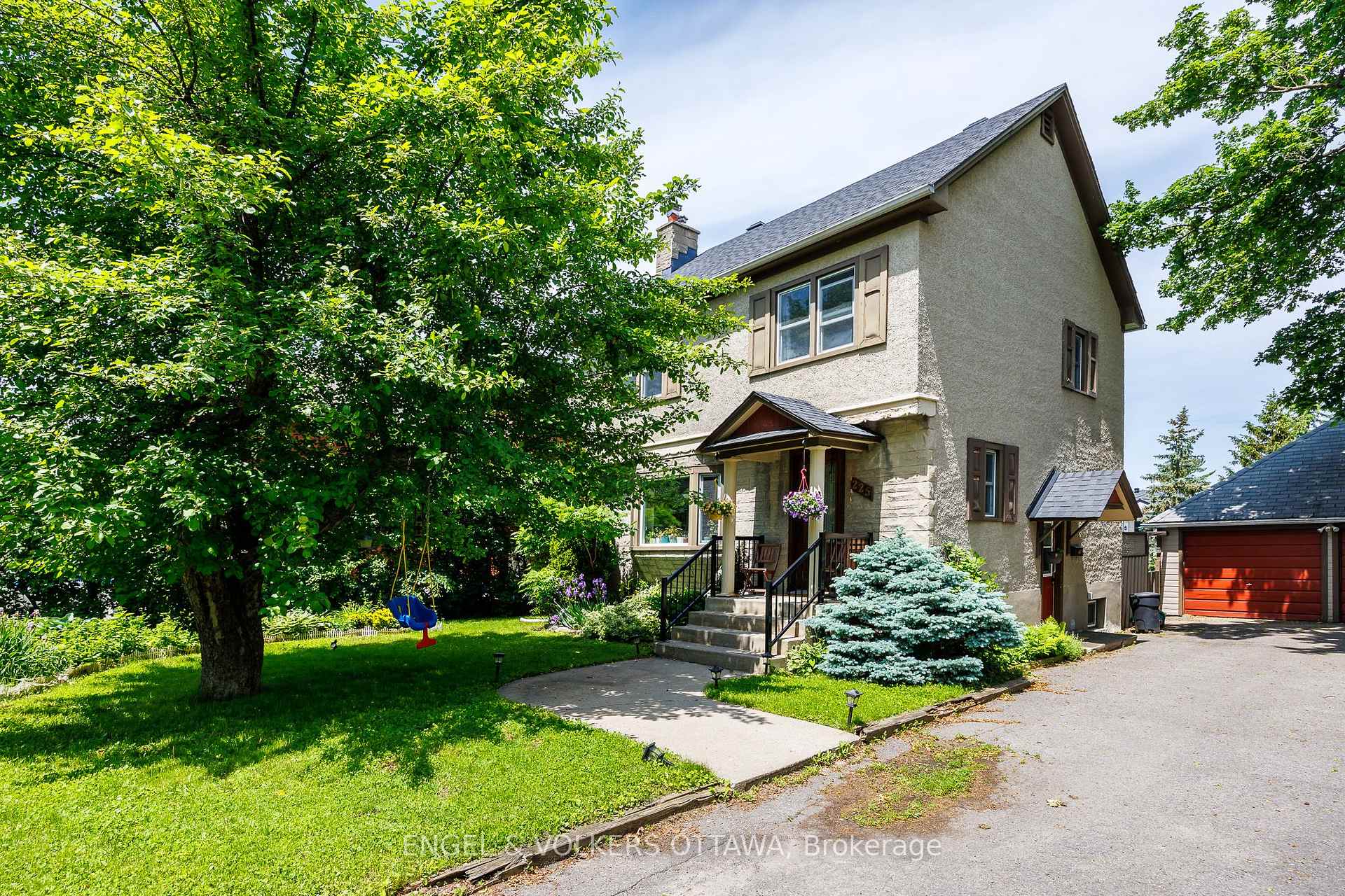 Photo 2 of 225 Pleasant Park Road, Ottawa, Faircrest Heights — HOMEH